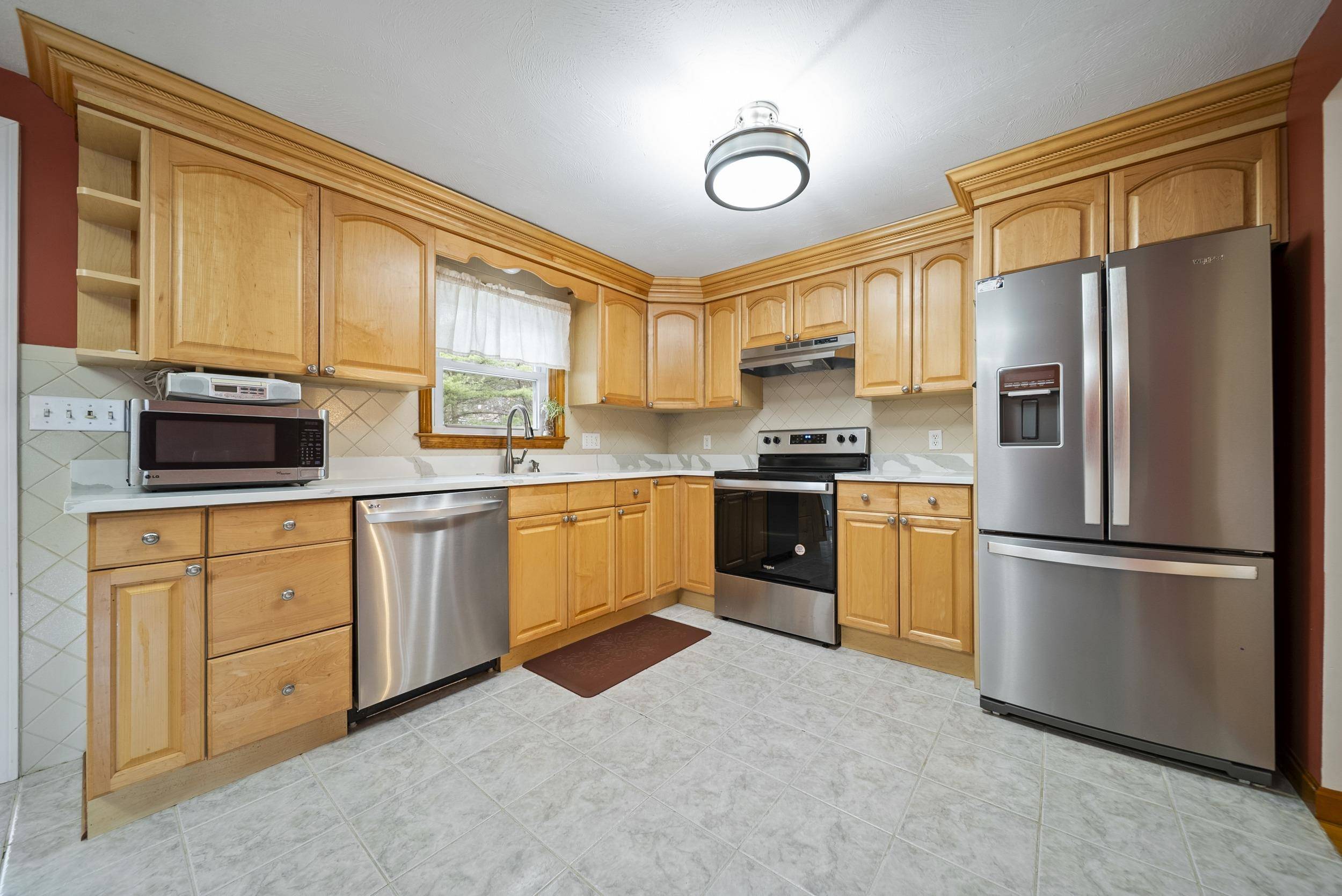 Nashua, NH 03062,23 Echo AVE