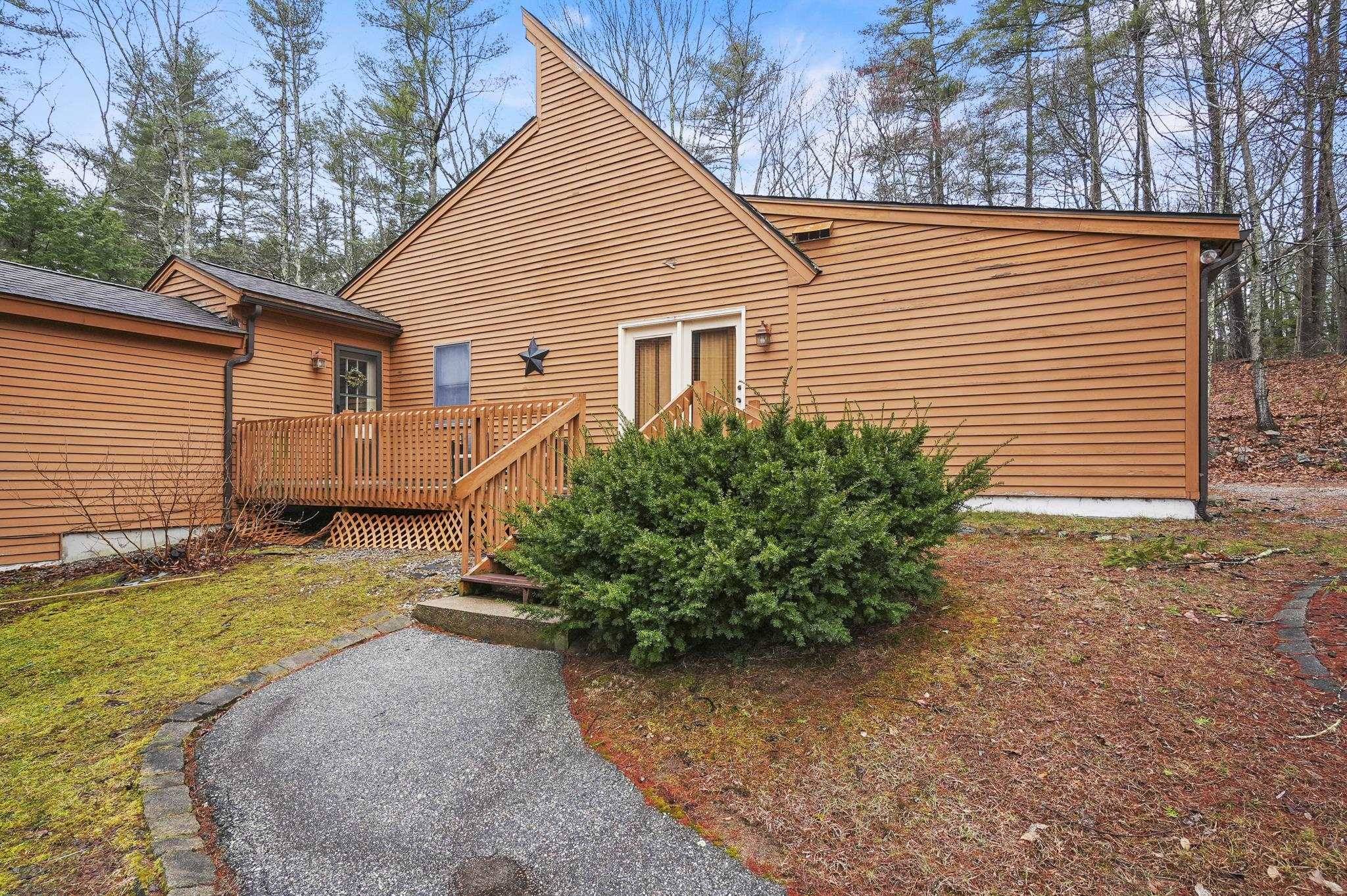 Raymond, NH 03077,1 Blueberry Hill RD