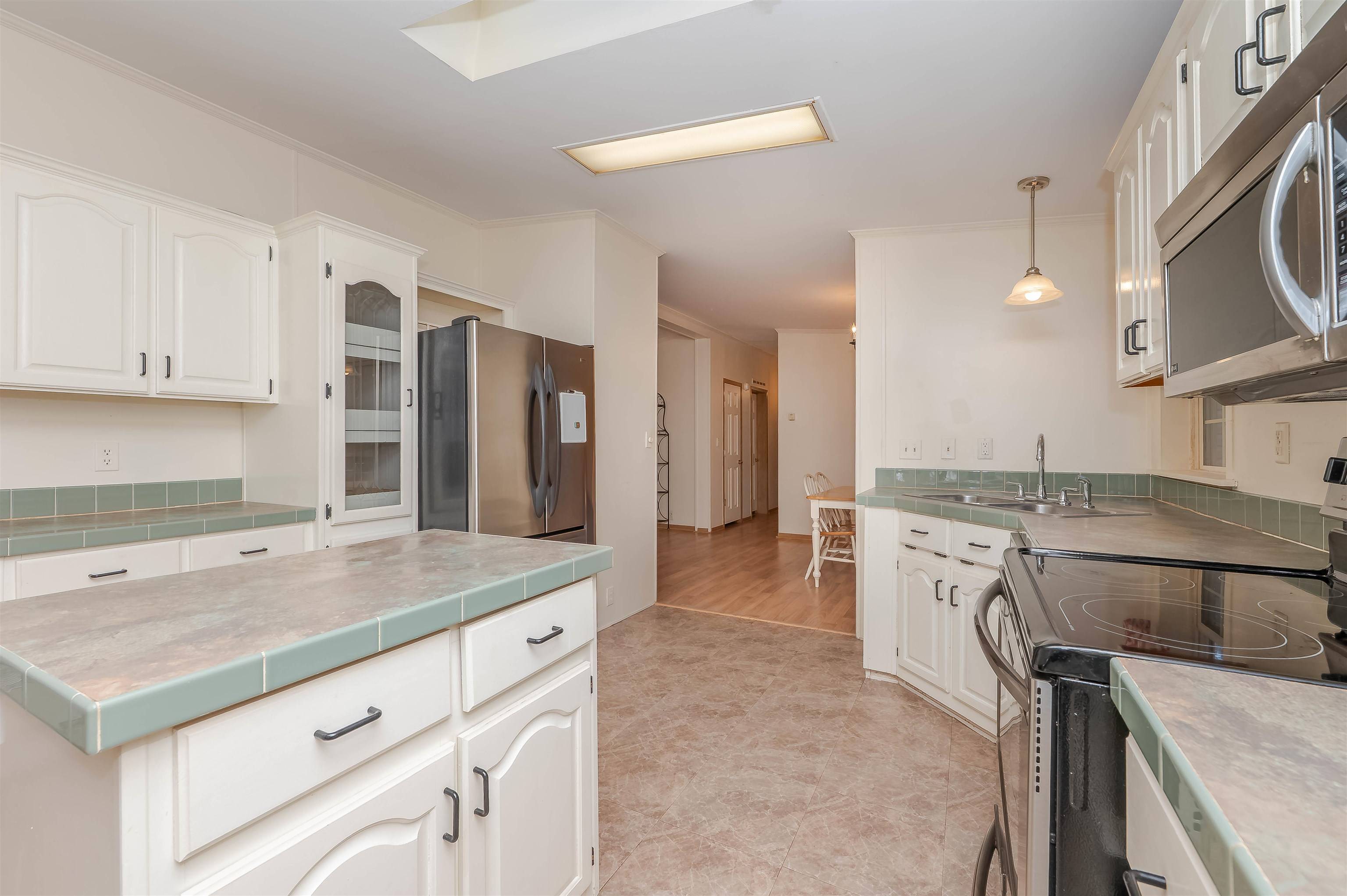 52 Murray DR Rochester, NH 03868