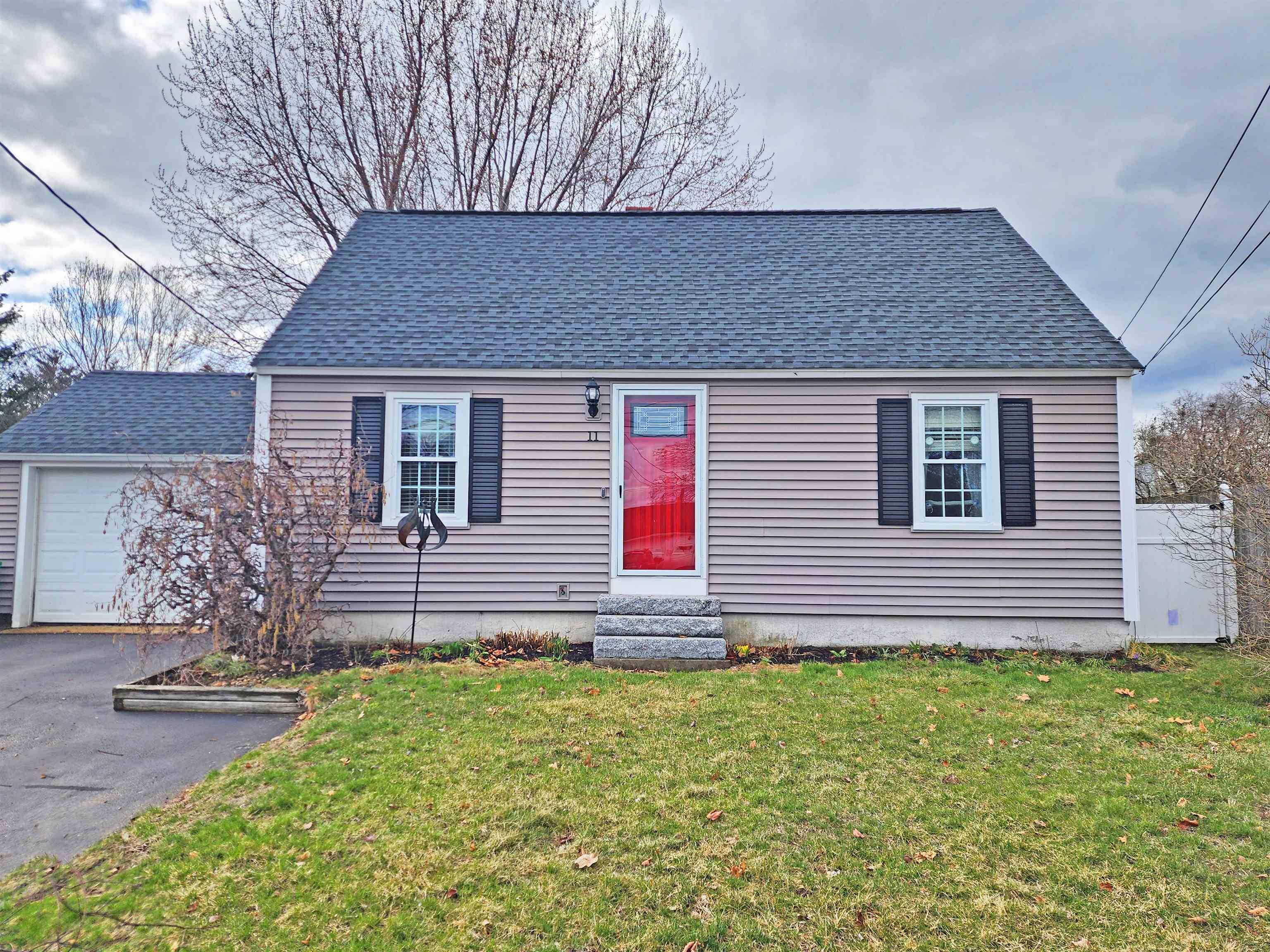 Rochester, NH 03867,11 Lyons ST
