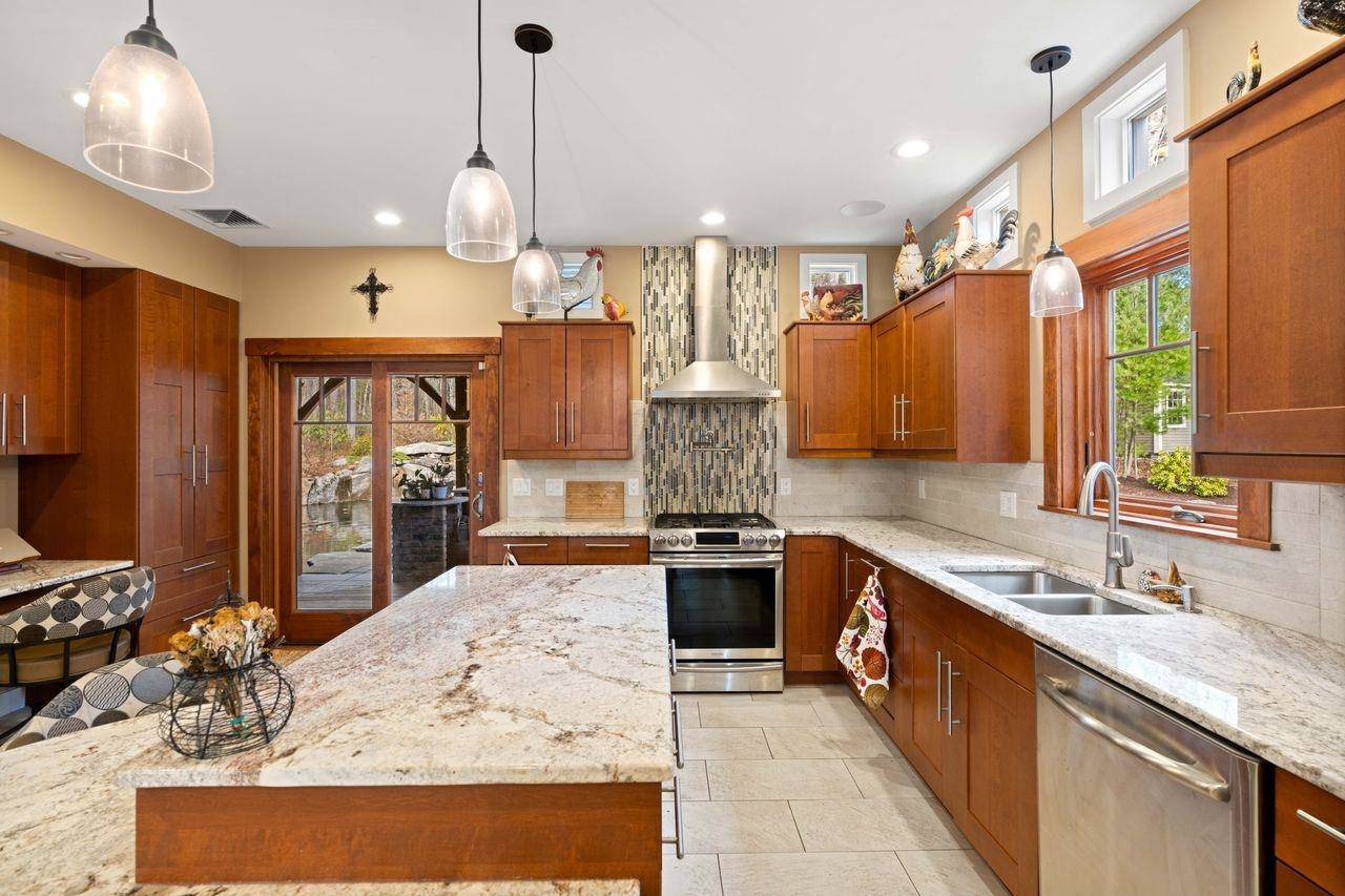 Milford, NH 03055,10 Mountain View CT