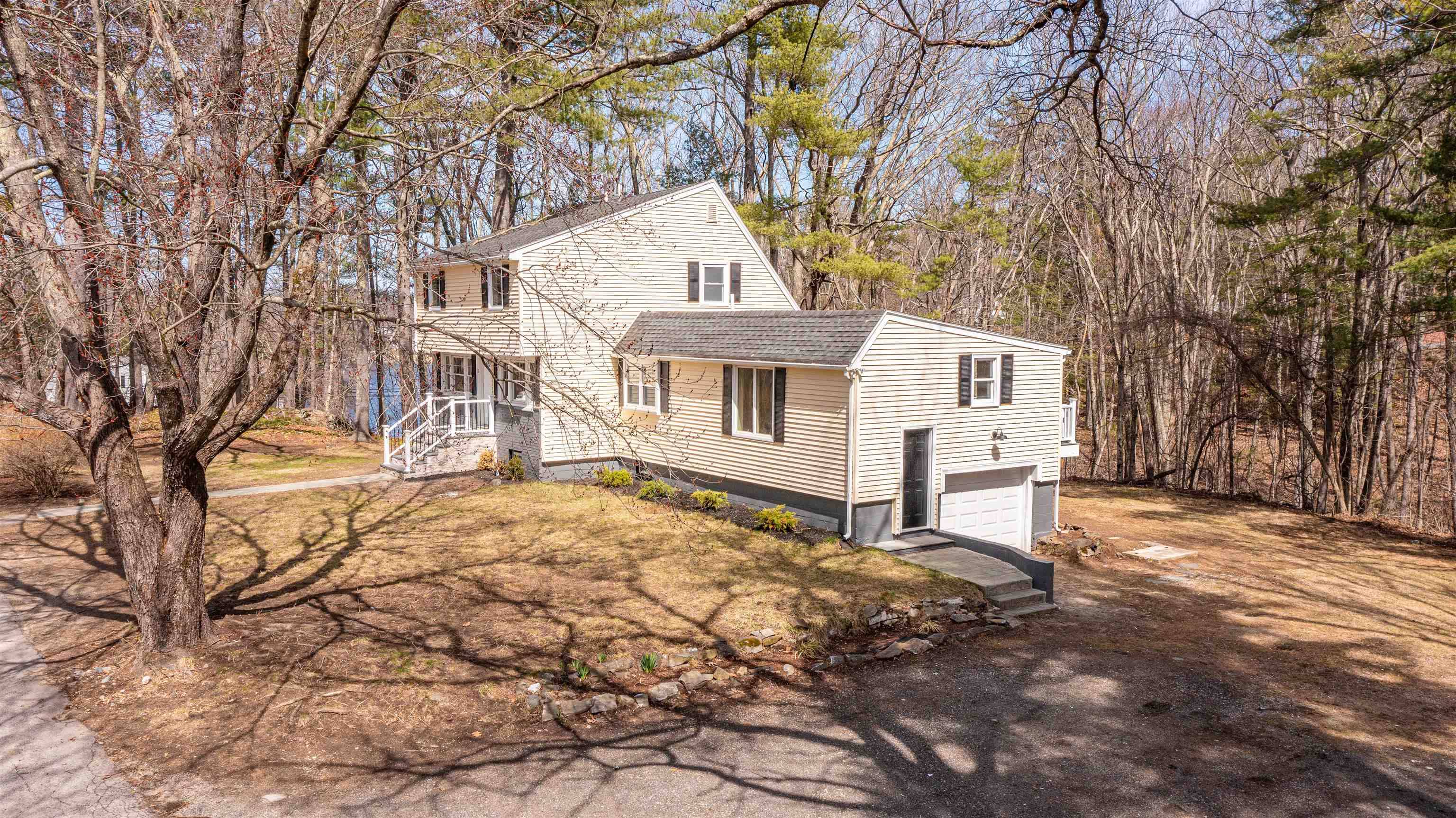 Salem, NH 03079,3 Roux AVE