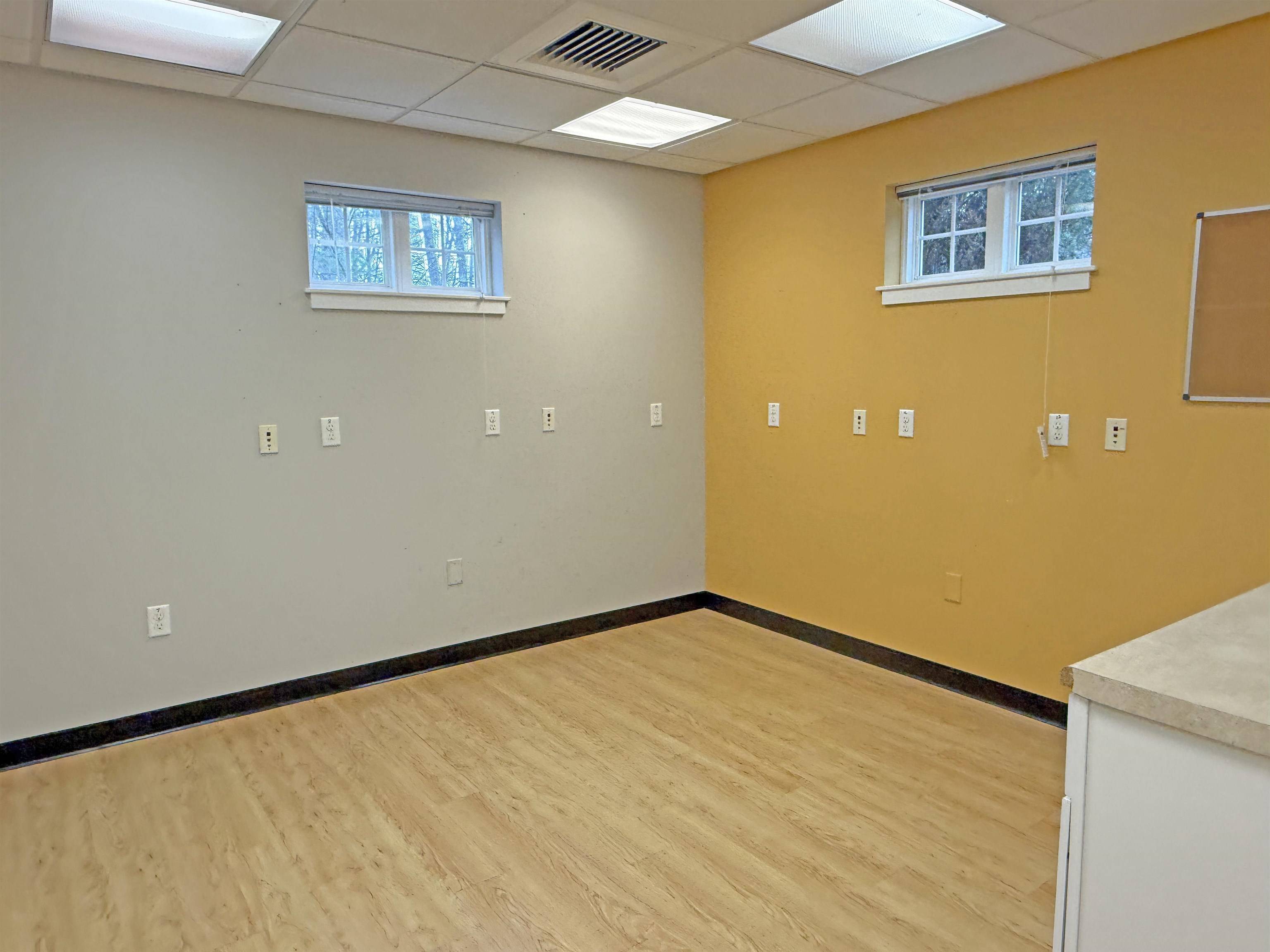 Somersworth, NH 03878,5 Clark WAY