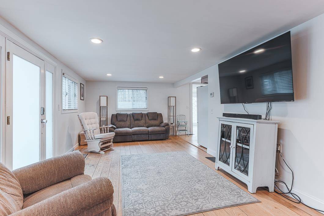 Hillsborough, NH 03244,22 Sunrise PL