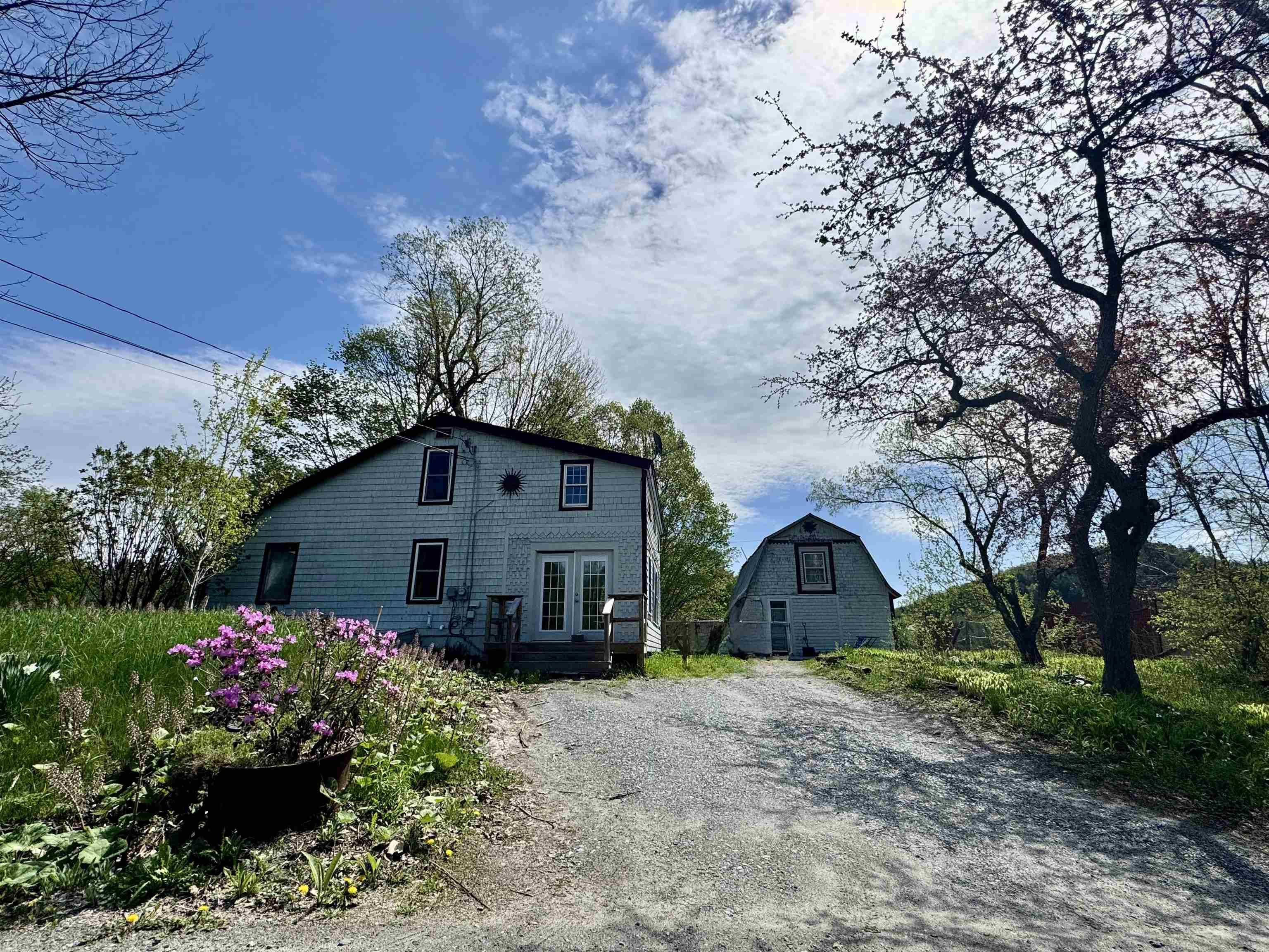 Bradford, VT 05033,405 Cross RD