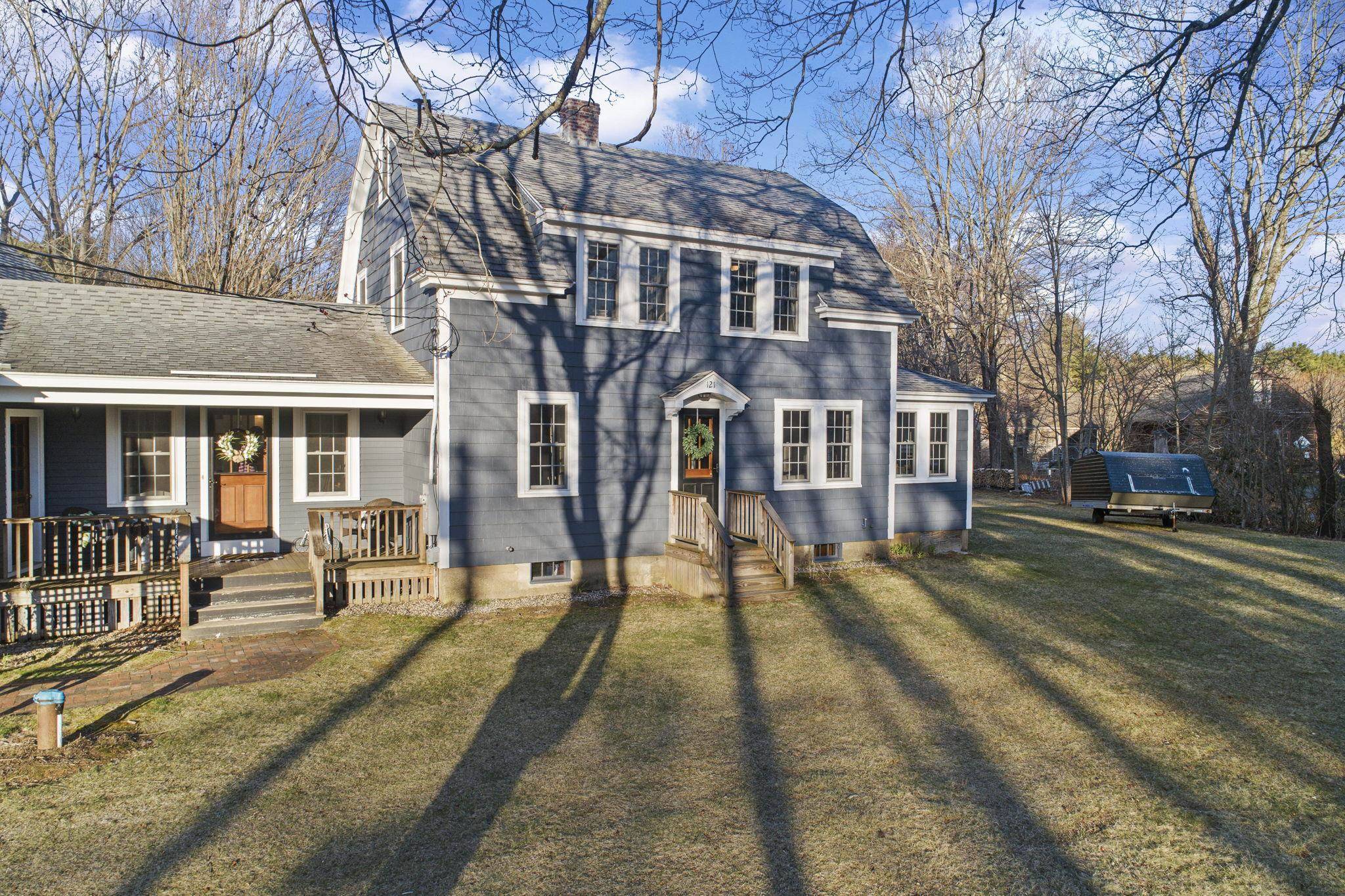 East Kingston, NH 03827,121 South RD