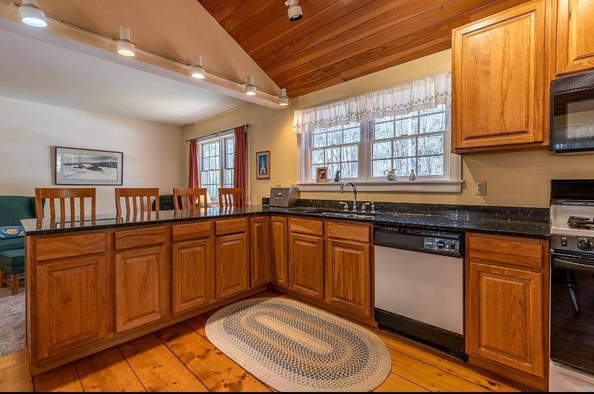 2779 Pikes Falls RD Jamaica, VT 05343
