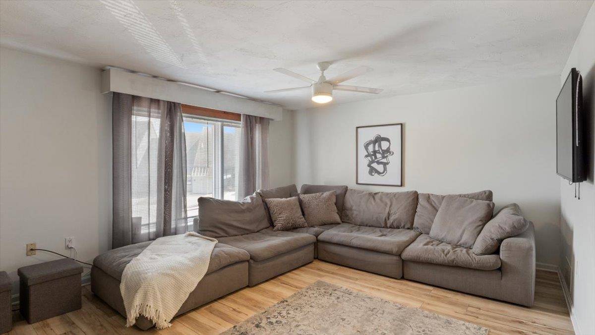 Derry, NH 03038,5 Tsienneto RD #33