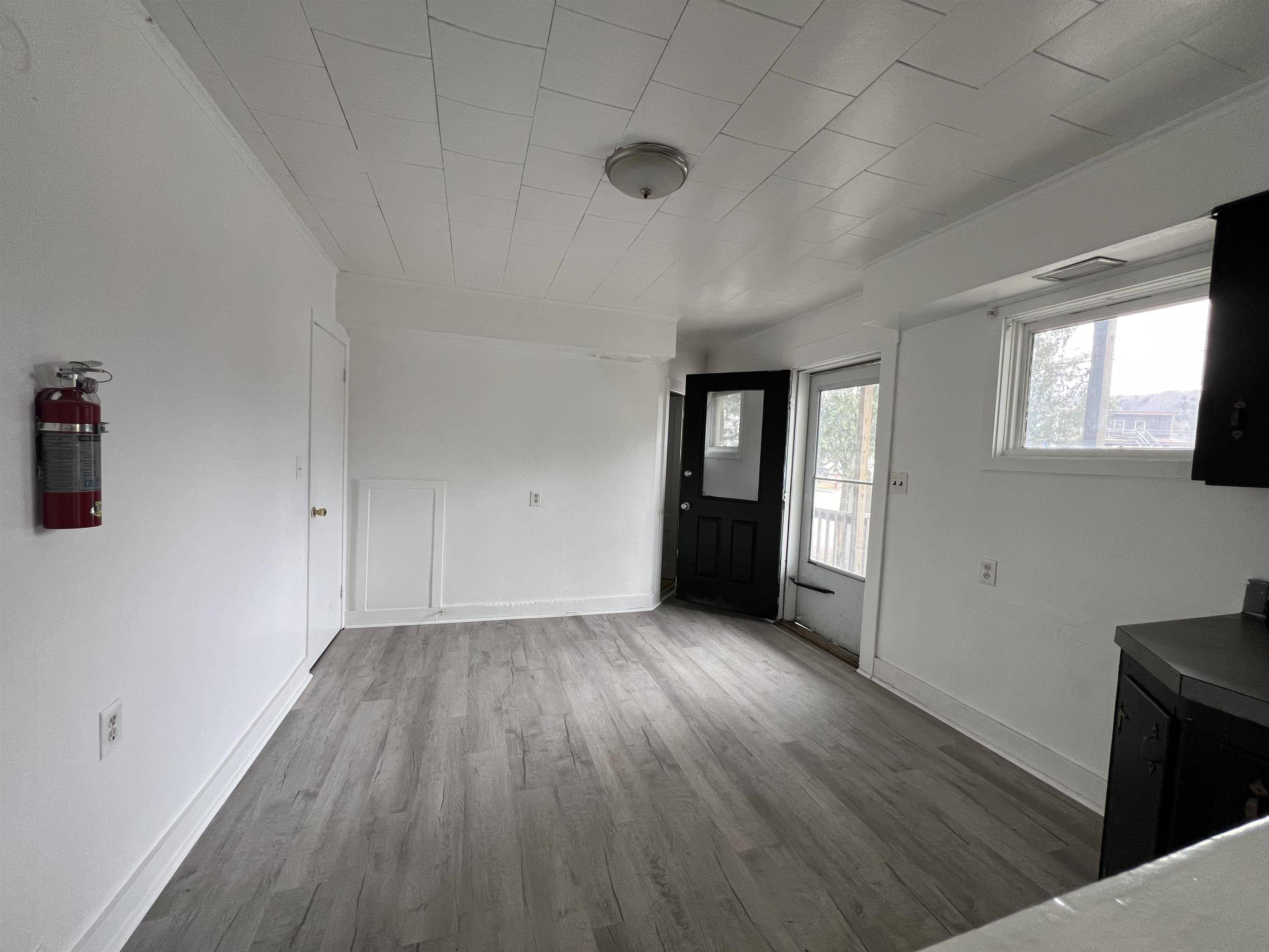 Barre City, VT 05641,5 Brook ST
