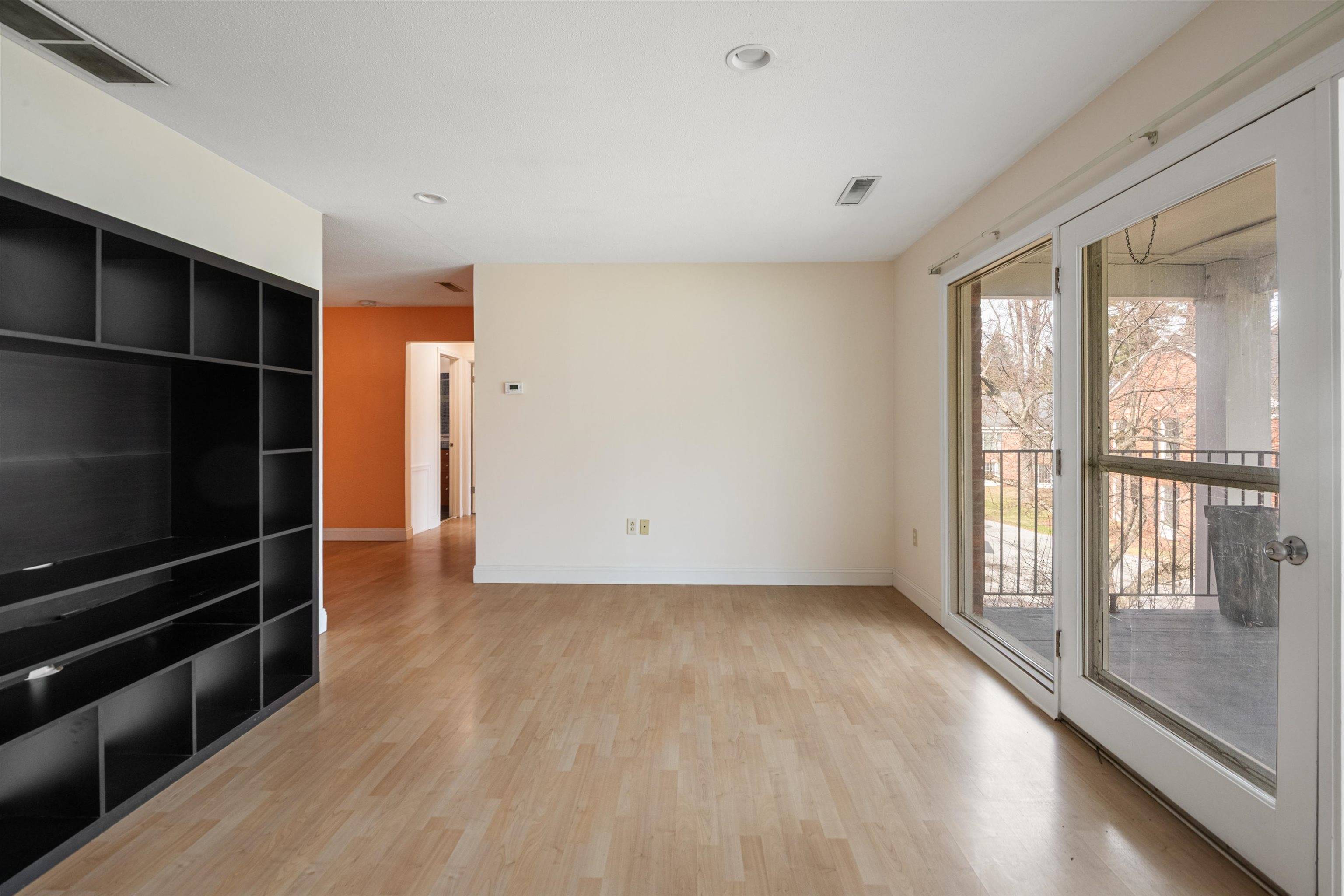 South Burlington, VT 05403,100 Kennedy DR #9