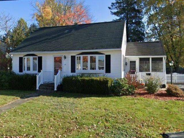 Manchester, NH 03109,221 Platts AVE