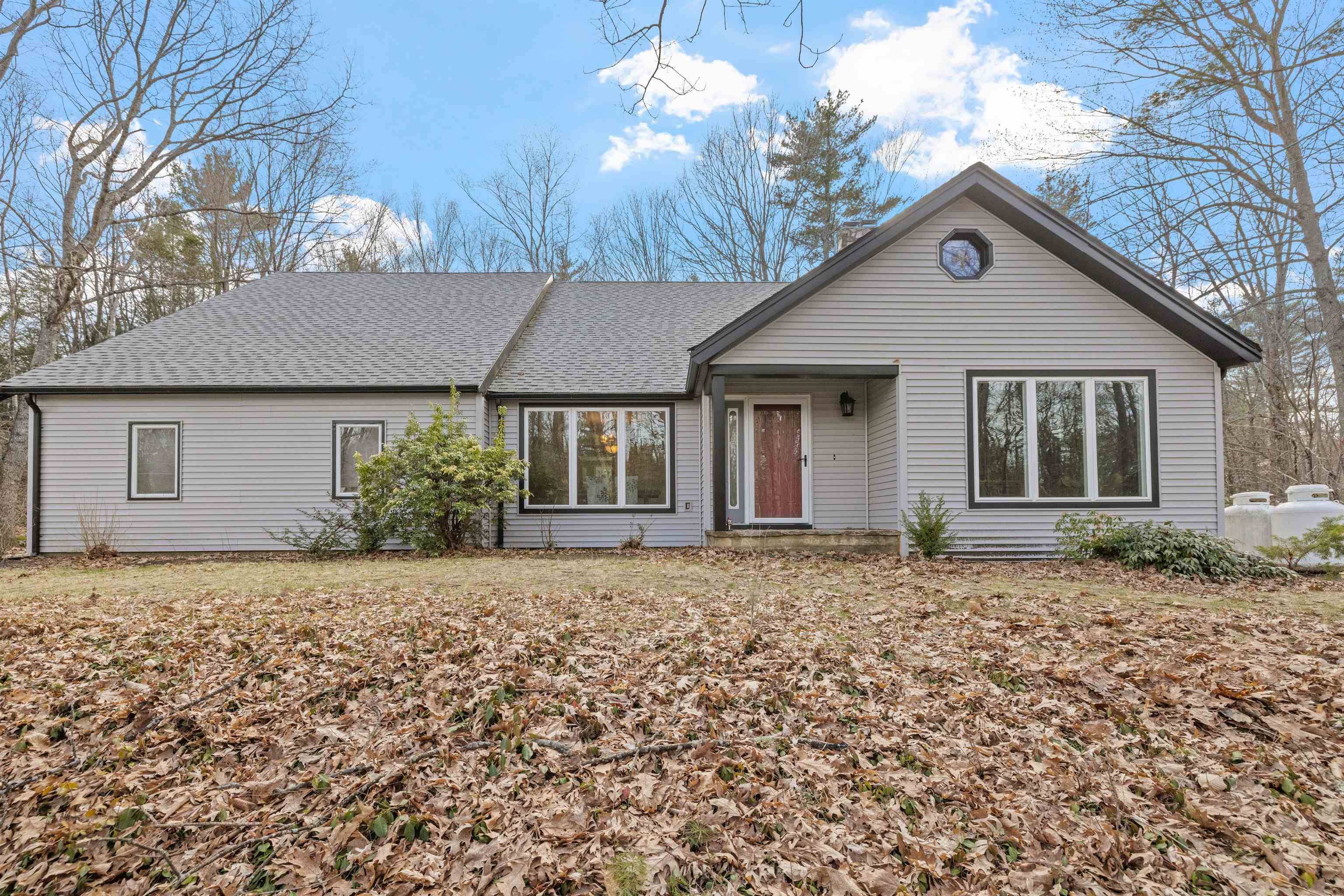 Kingston, NH 03848,4 Ridgewood DR