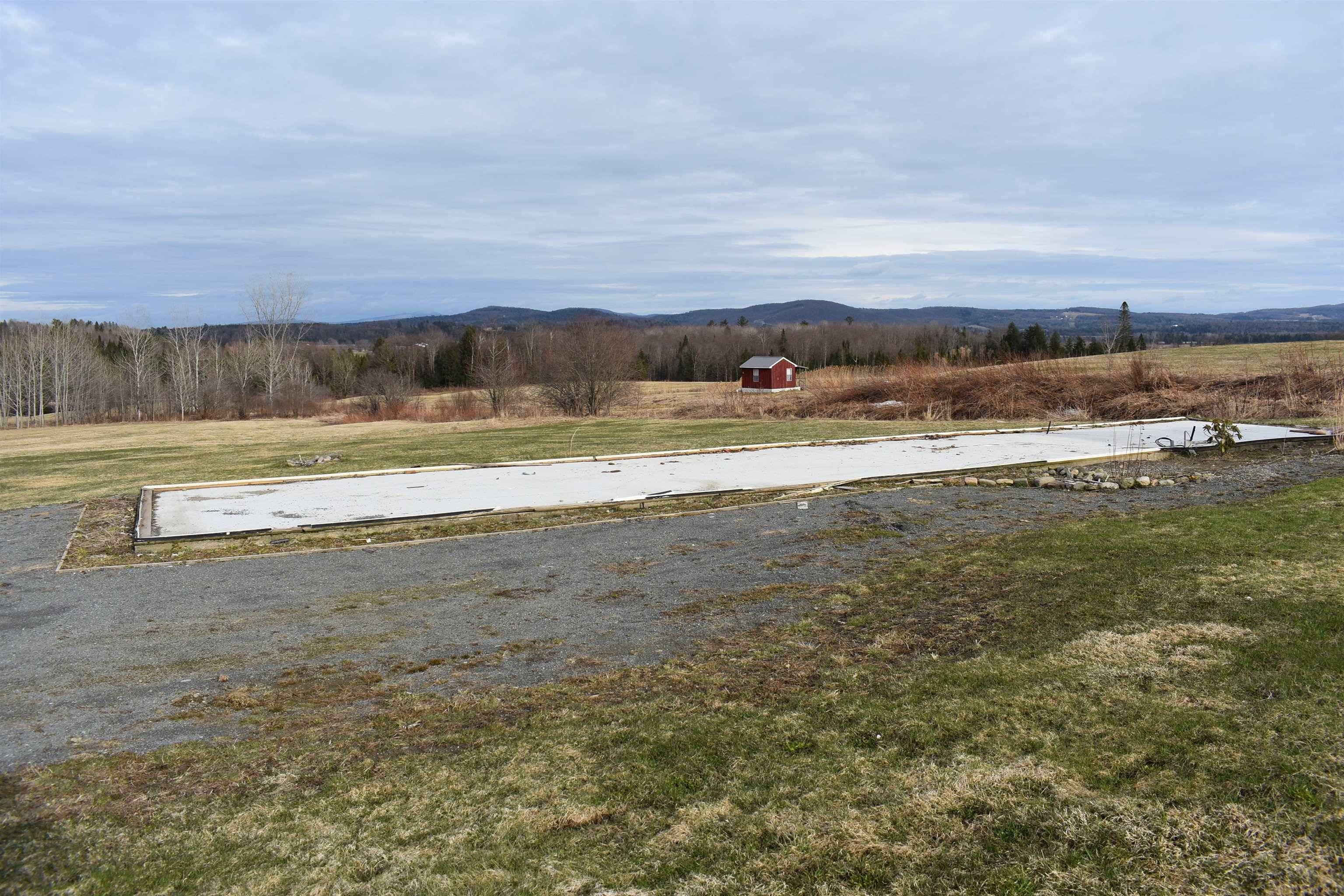 Irasburg, VT 05845,535 Simino LN