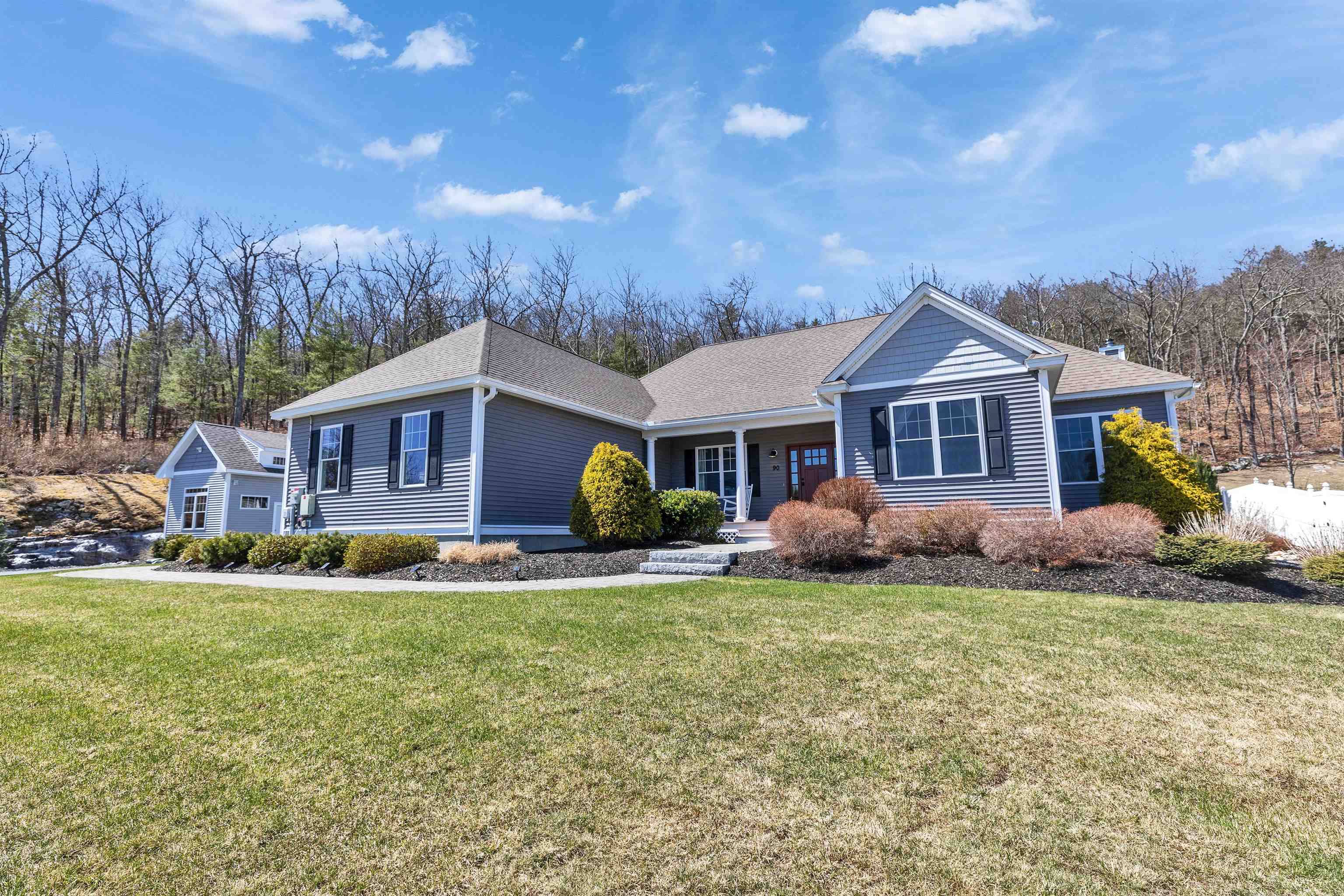 Auburn, NH 03032,90 Cedar Crest LN