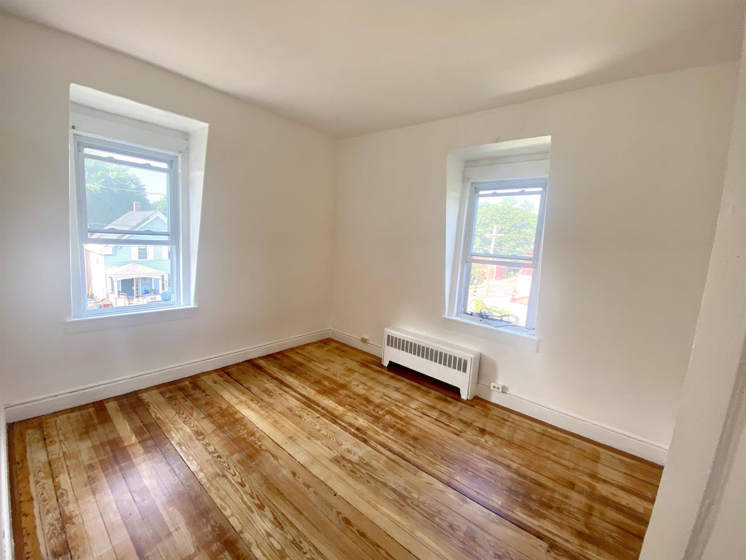 Claremont, NH 03743,47 Myrtle ST #2