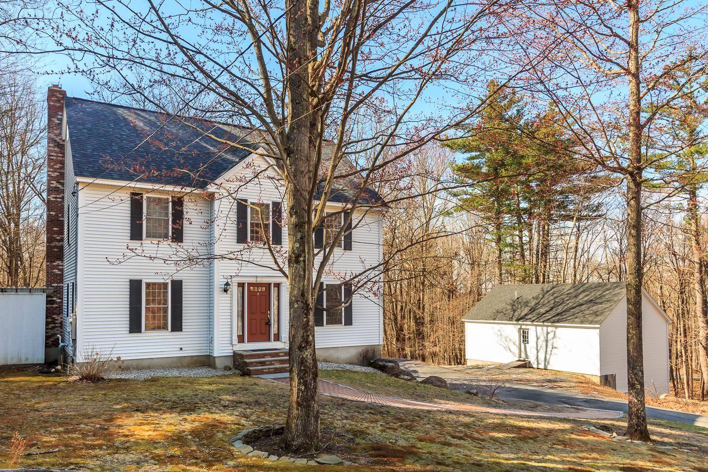 Brookline, NH 03033,1 Nightingale RD