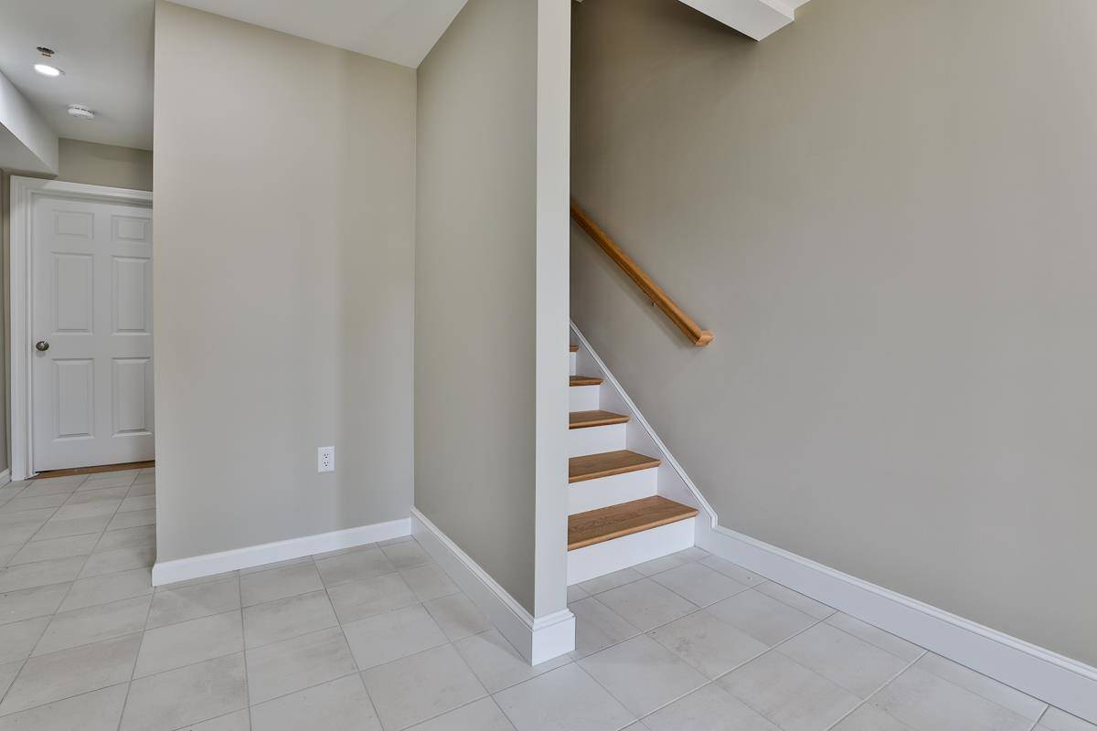 Manchester, NH 03102,65 Centerwood WAY