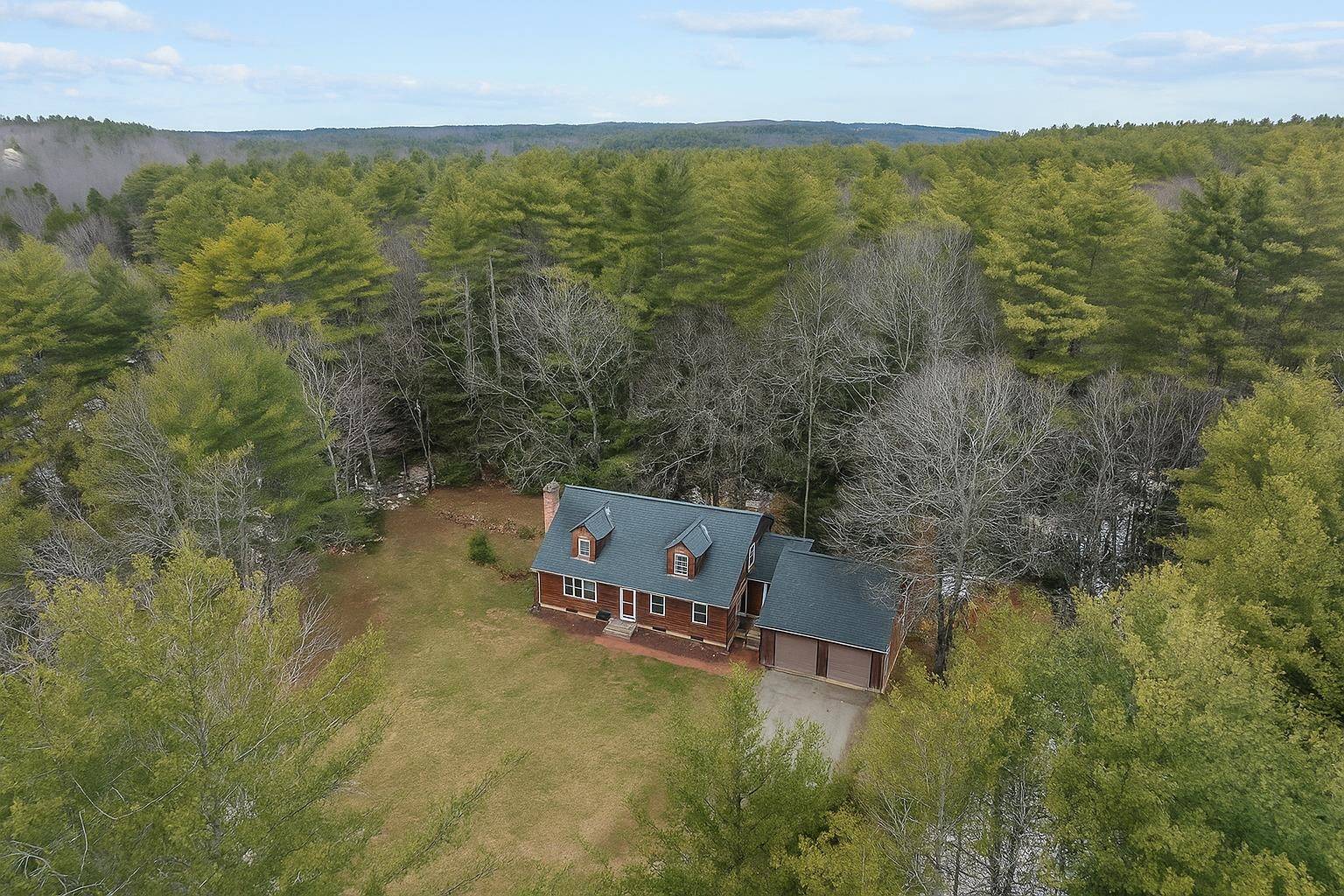 New Boston, NH 03070,728 Bedford RD