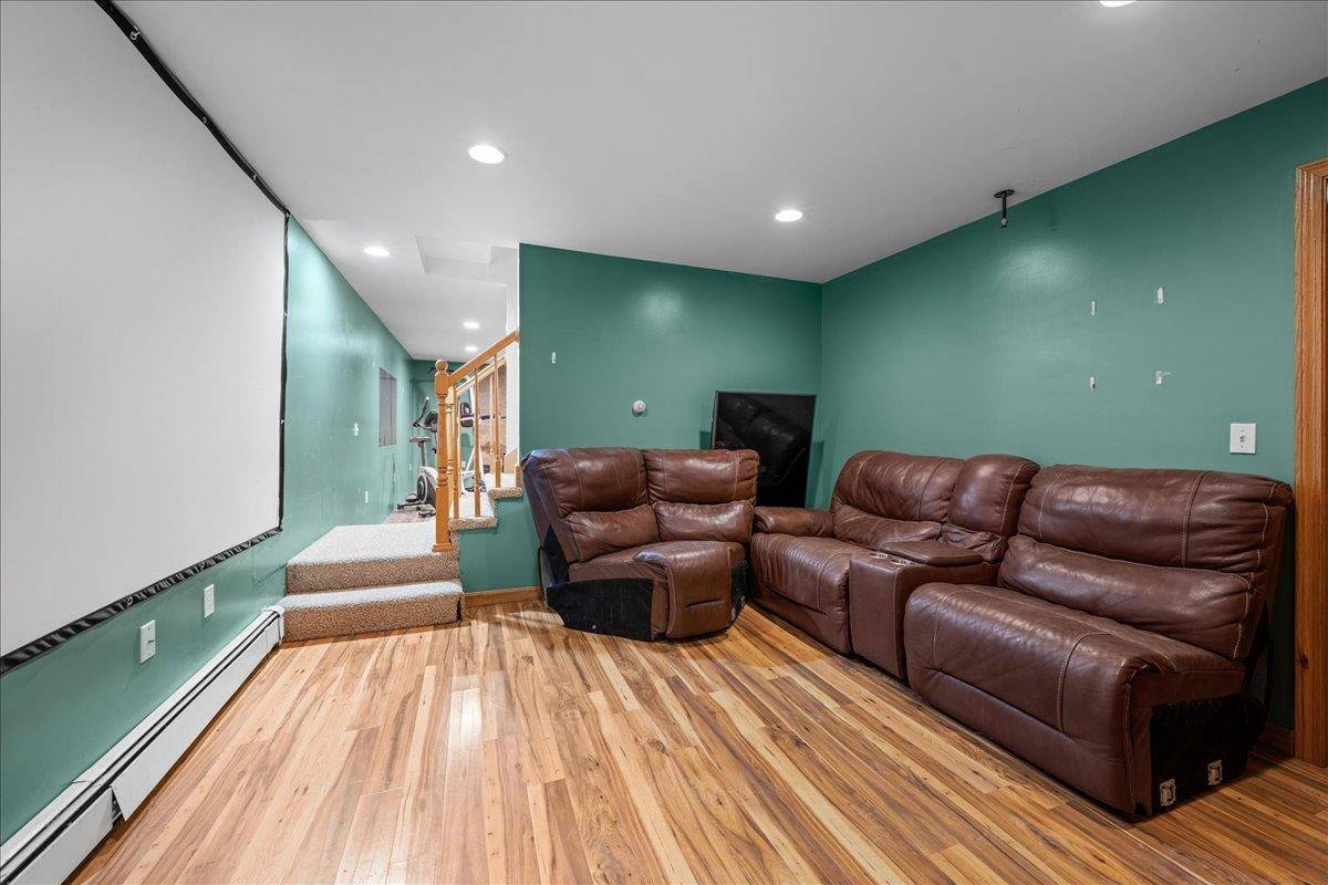 728 Bedford RD New Boston, NH 03070