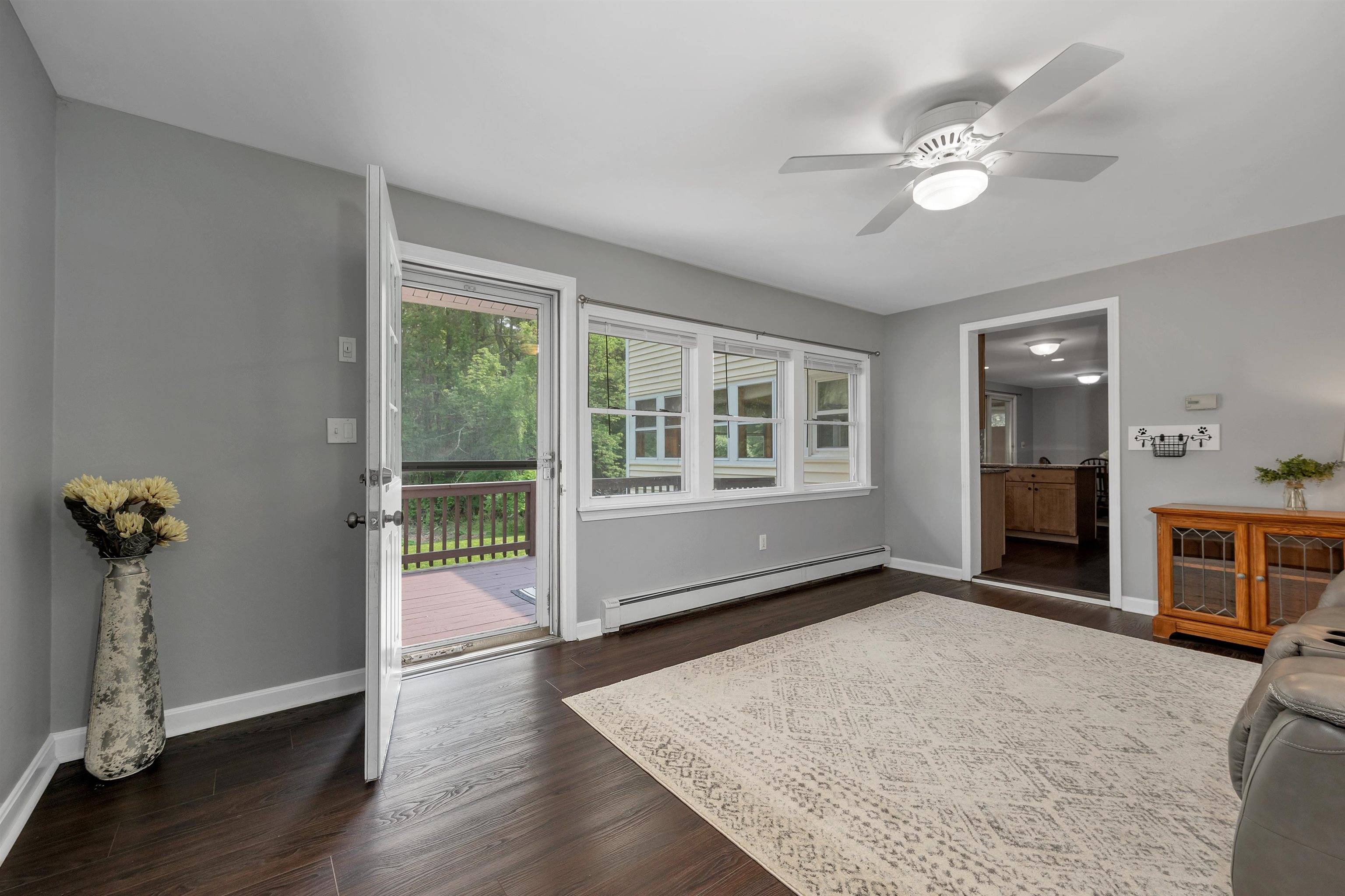 Stratham, NH 03885,44 High ST