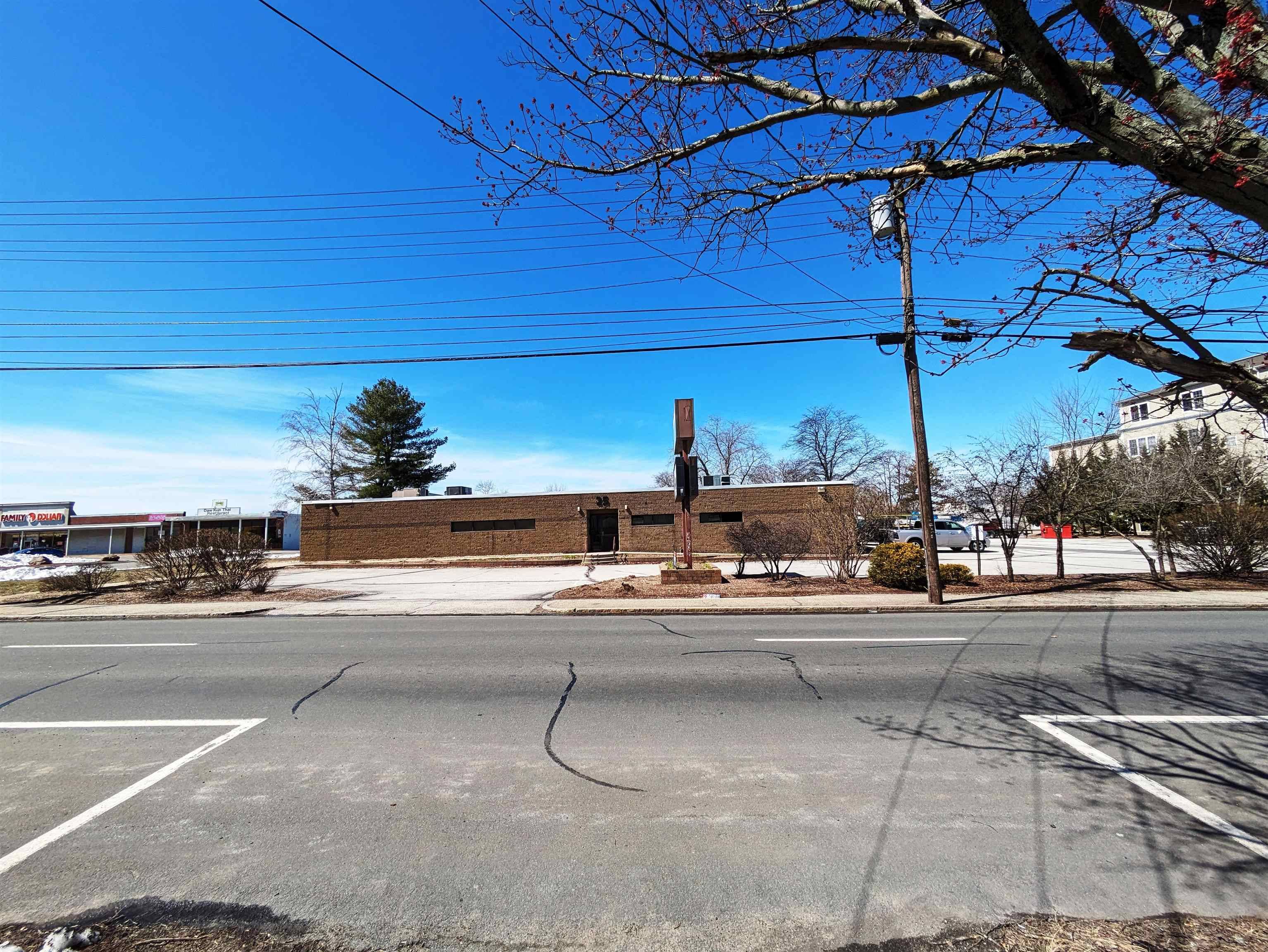 Manchester, NH 03103,25 S Maple ST