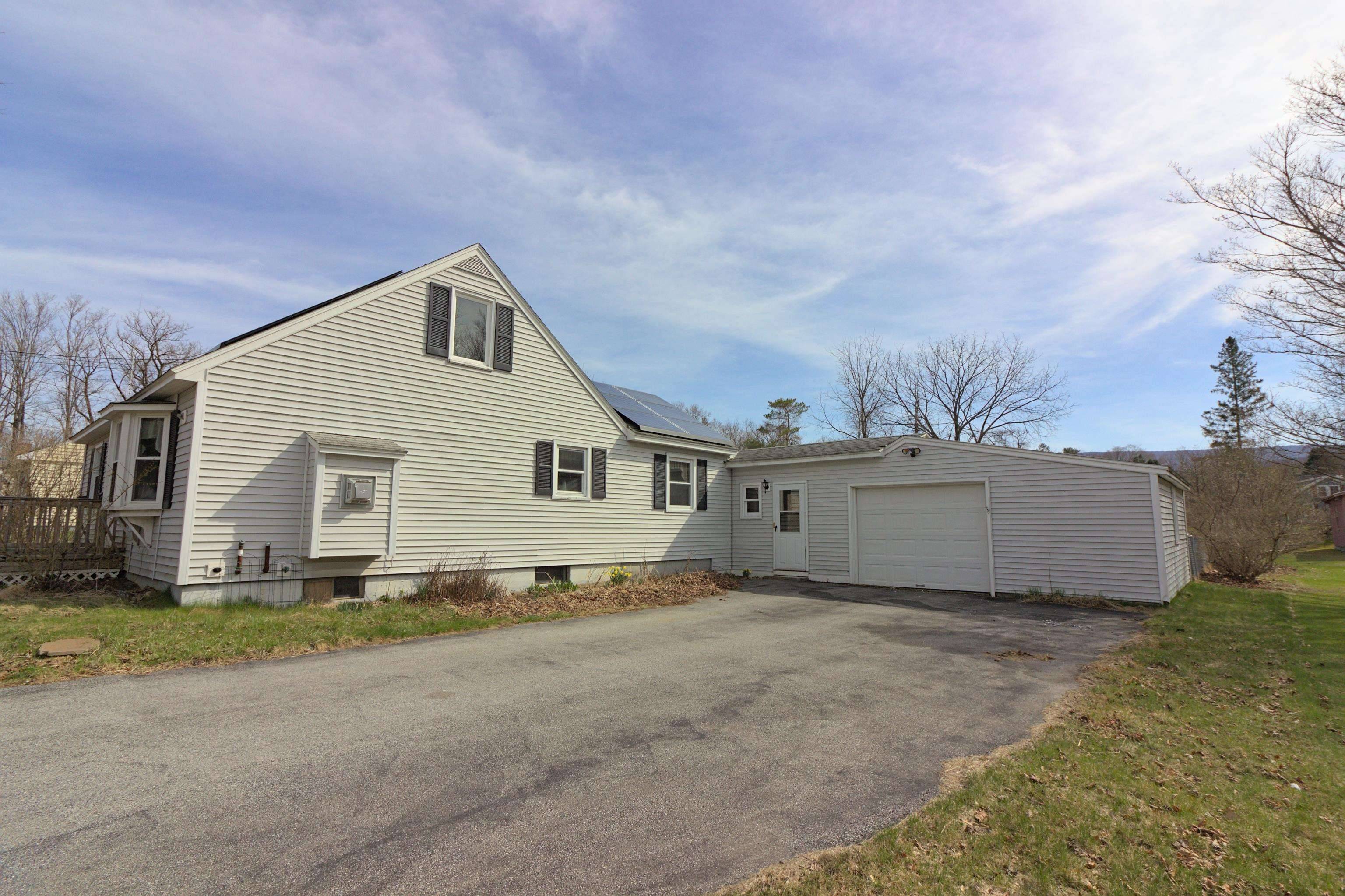 Shaftsbury, VT 05252,224 Sycamore LN