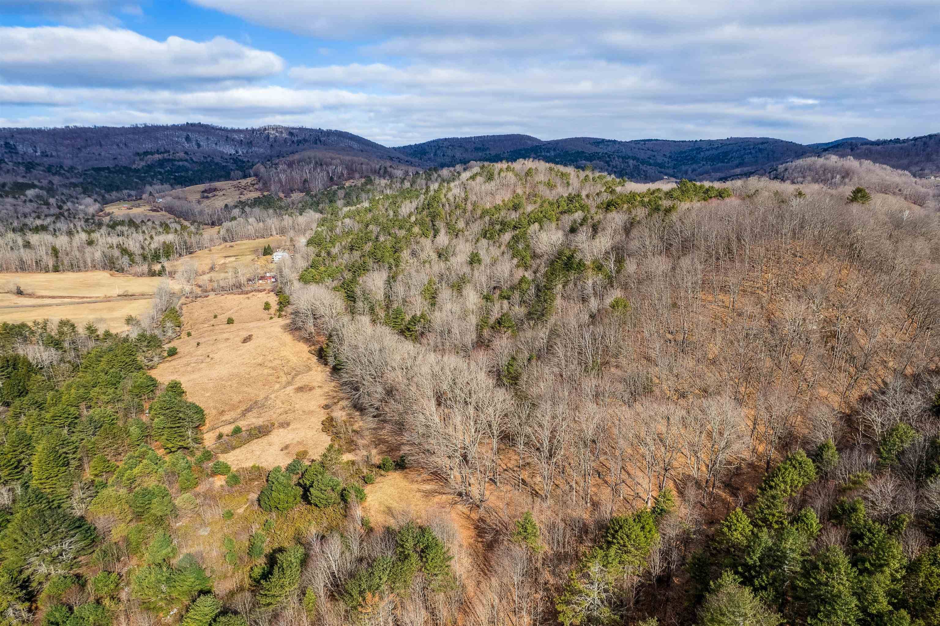 00 Russell RD Tunbridge, VT 05077