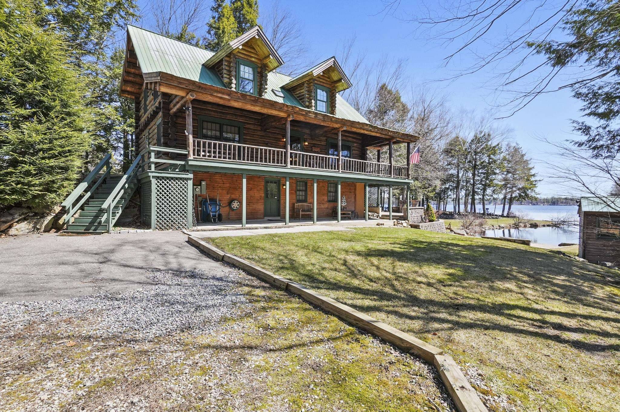 Farmington, NH 03835,321 Camelot Shore DR
