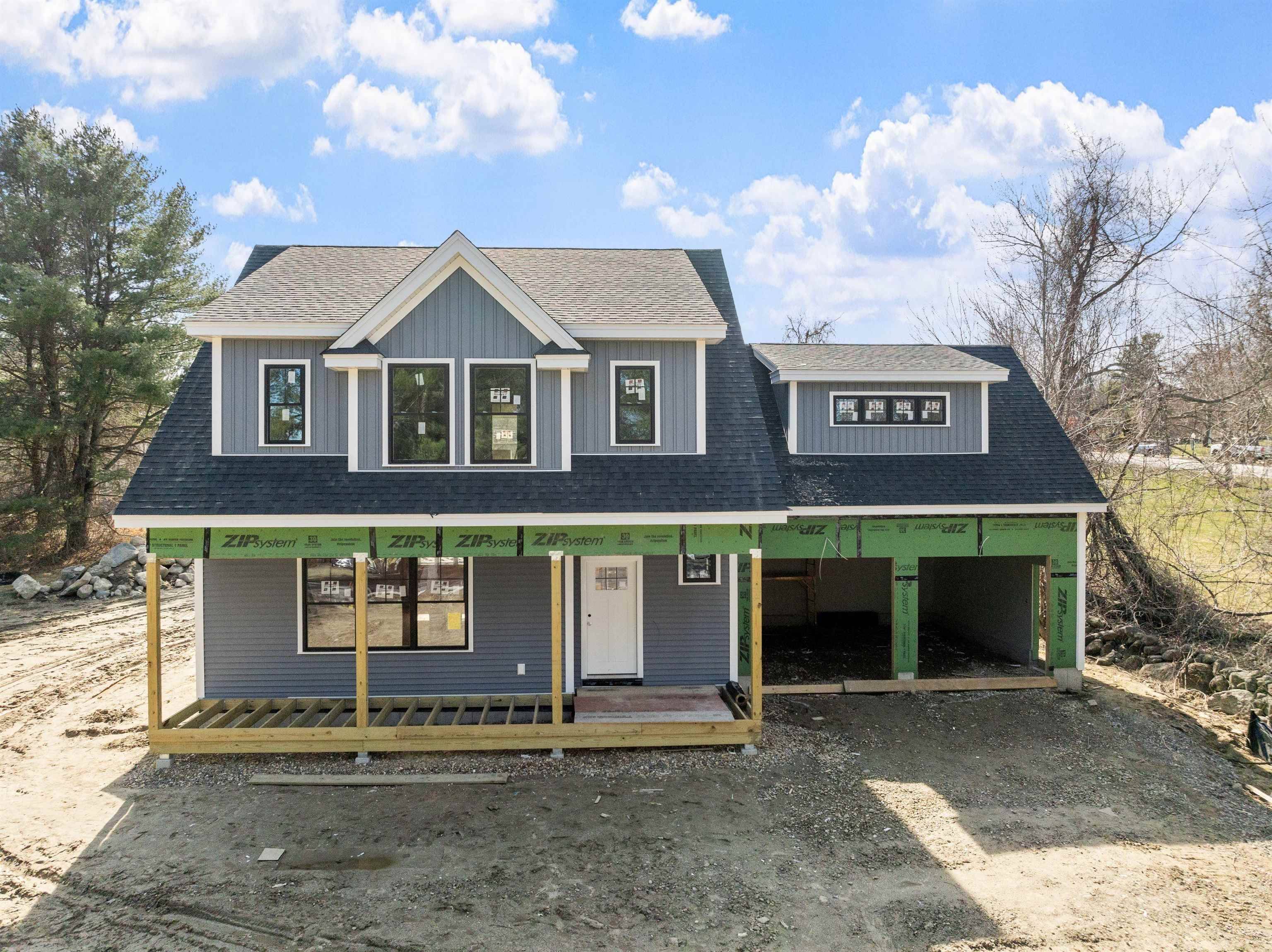 Laconia, NH 03246,7 Clover LN