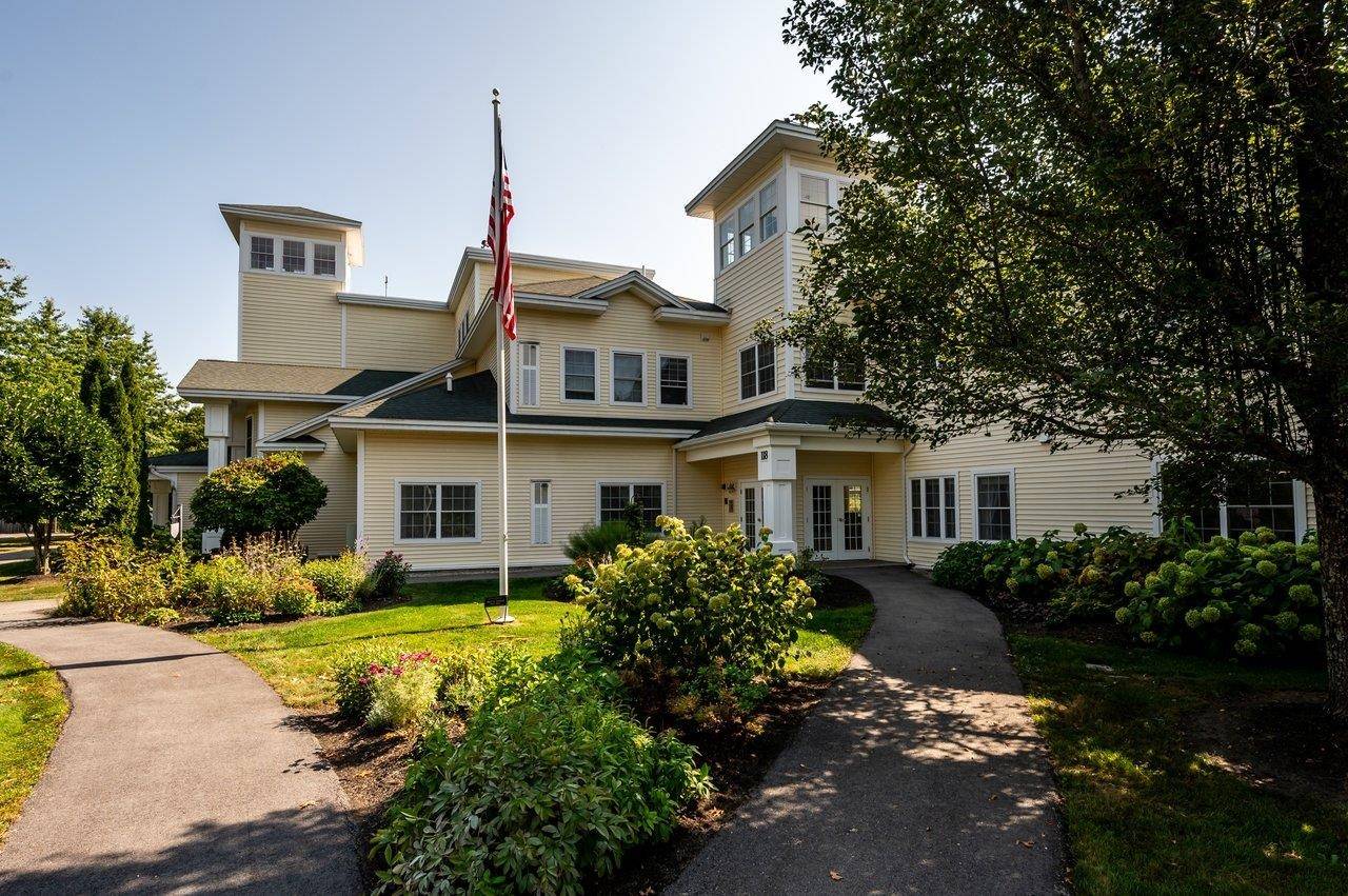 Rochester, NH 03867,118 Secretariat WAY #106
