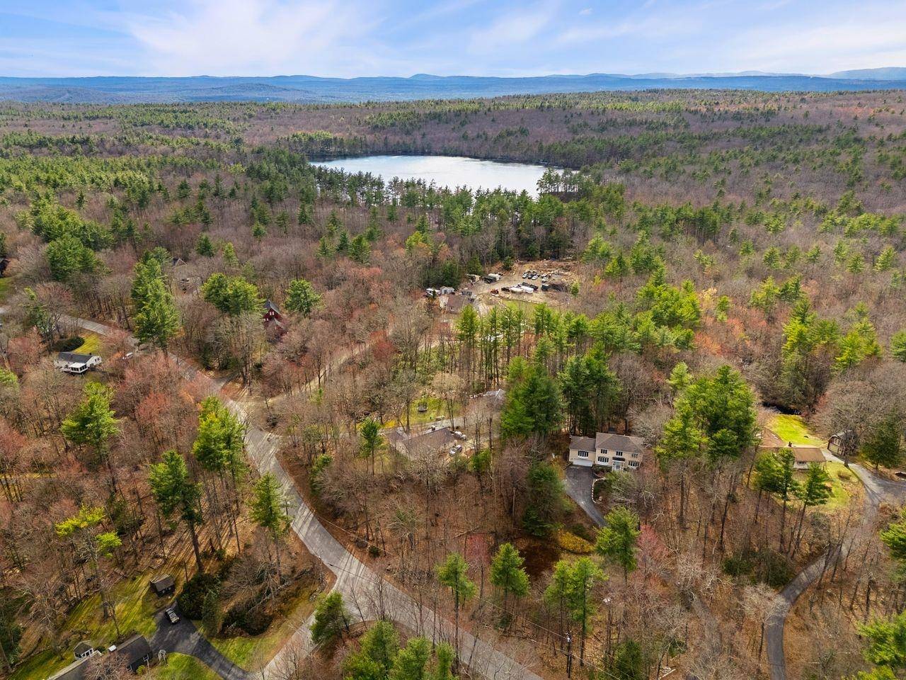 Hollis, NH 03049,207 Hayden RD