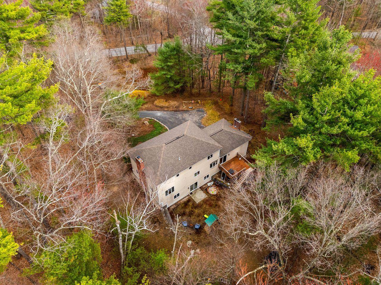 Hollis, NH 03049,207 Hayden RD