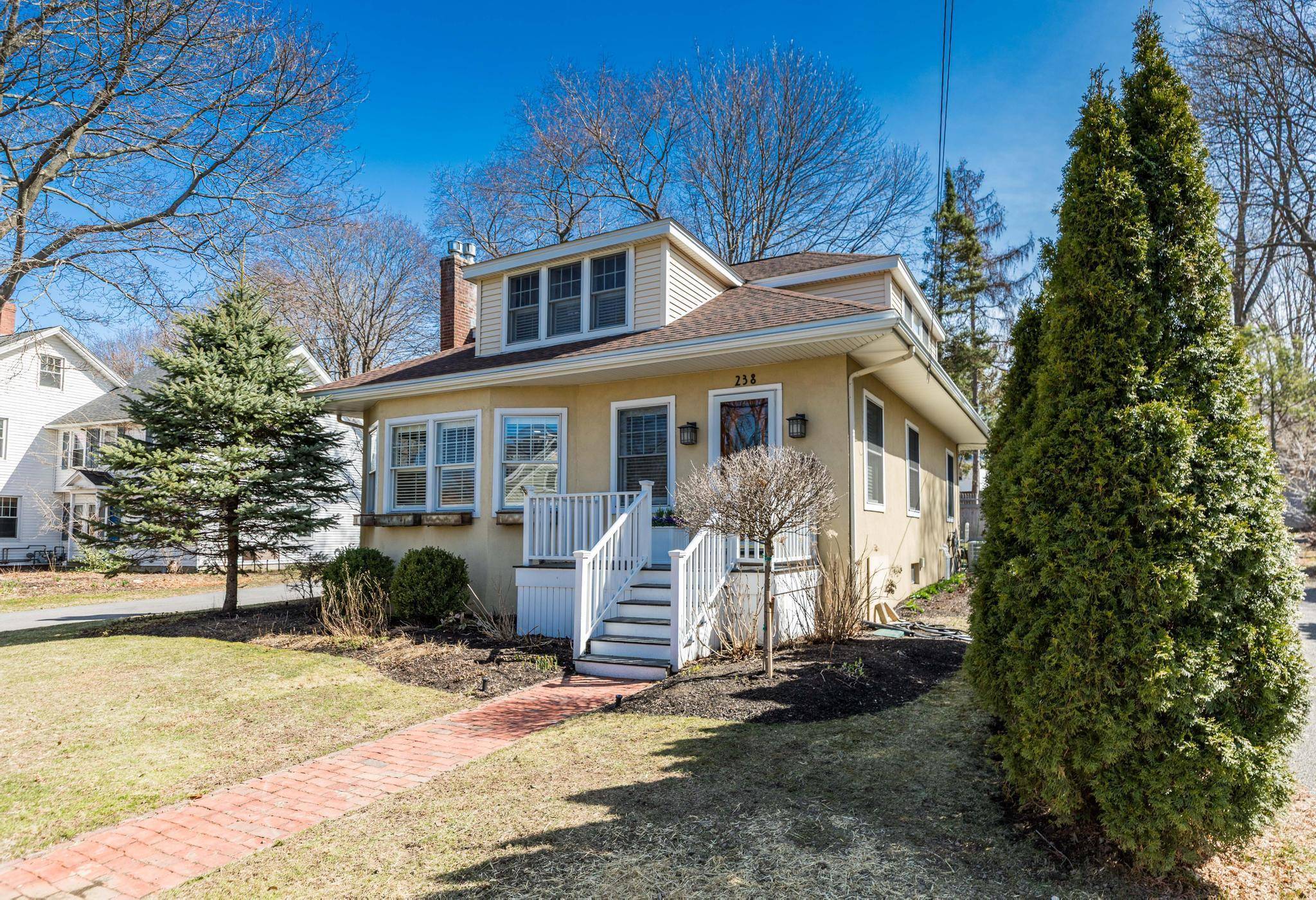 Portsmouth, NH 03801,238 Willard AVE