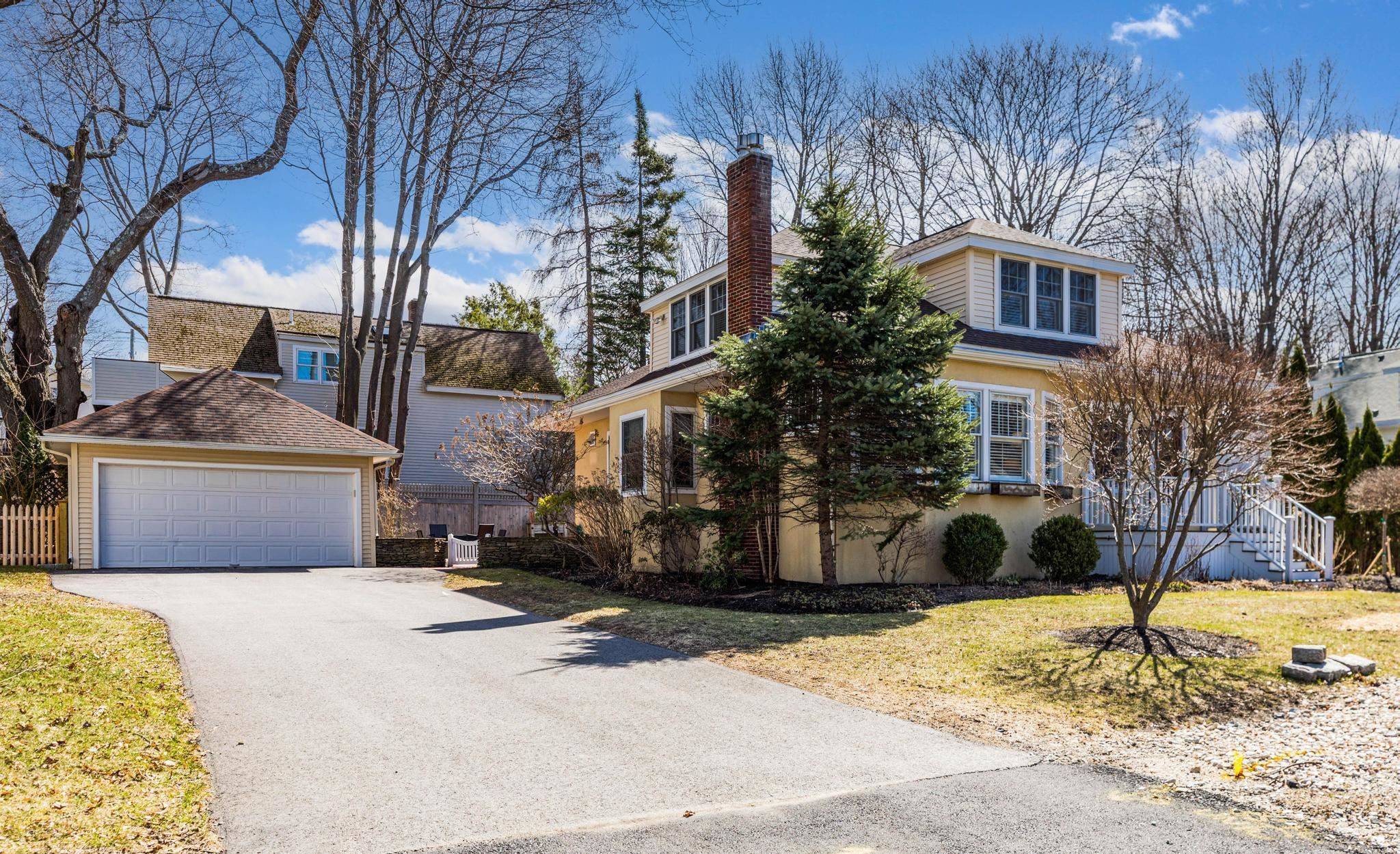 Portsmouth, NH 03801,238 Willard AVE