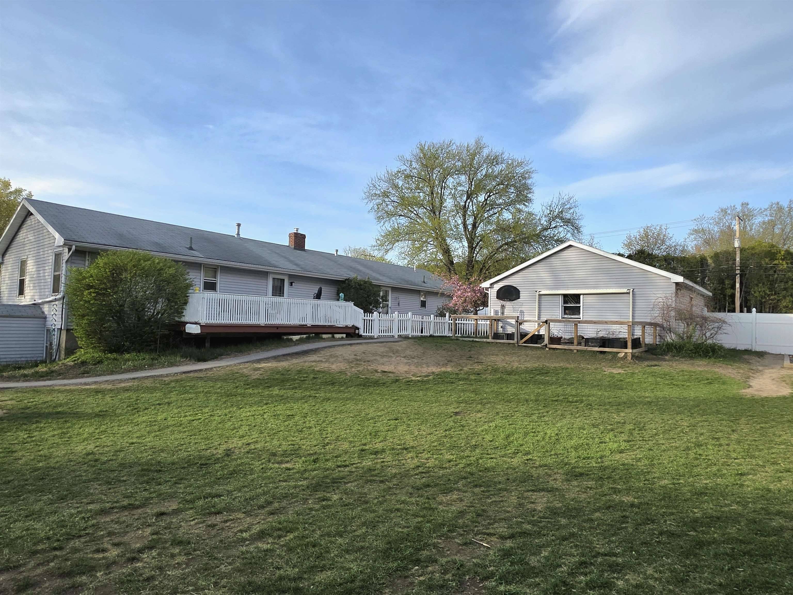 Pembroke, NH 03275,304 Pembroke ST