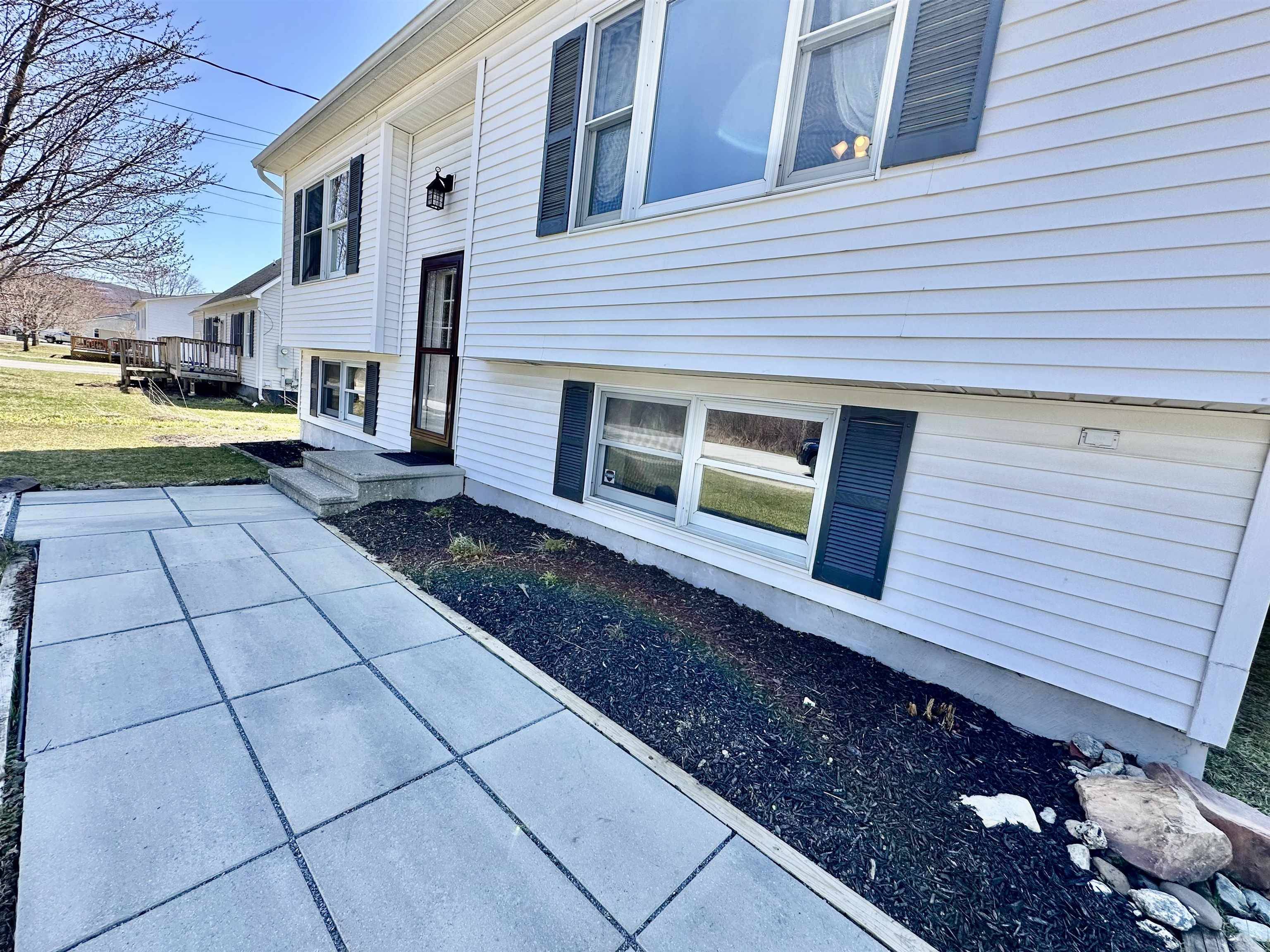 St. Albans City, VT 05478,4 Guyette CIR