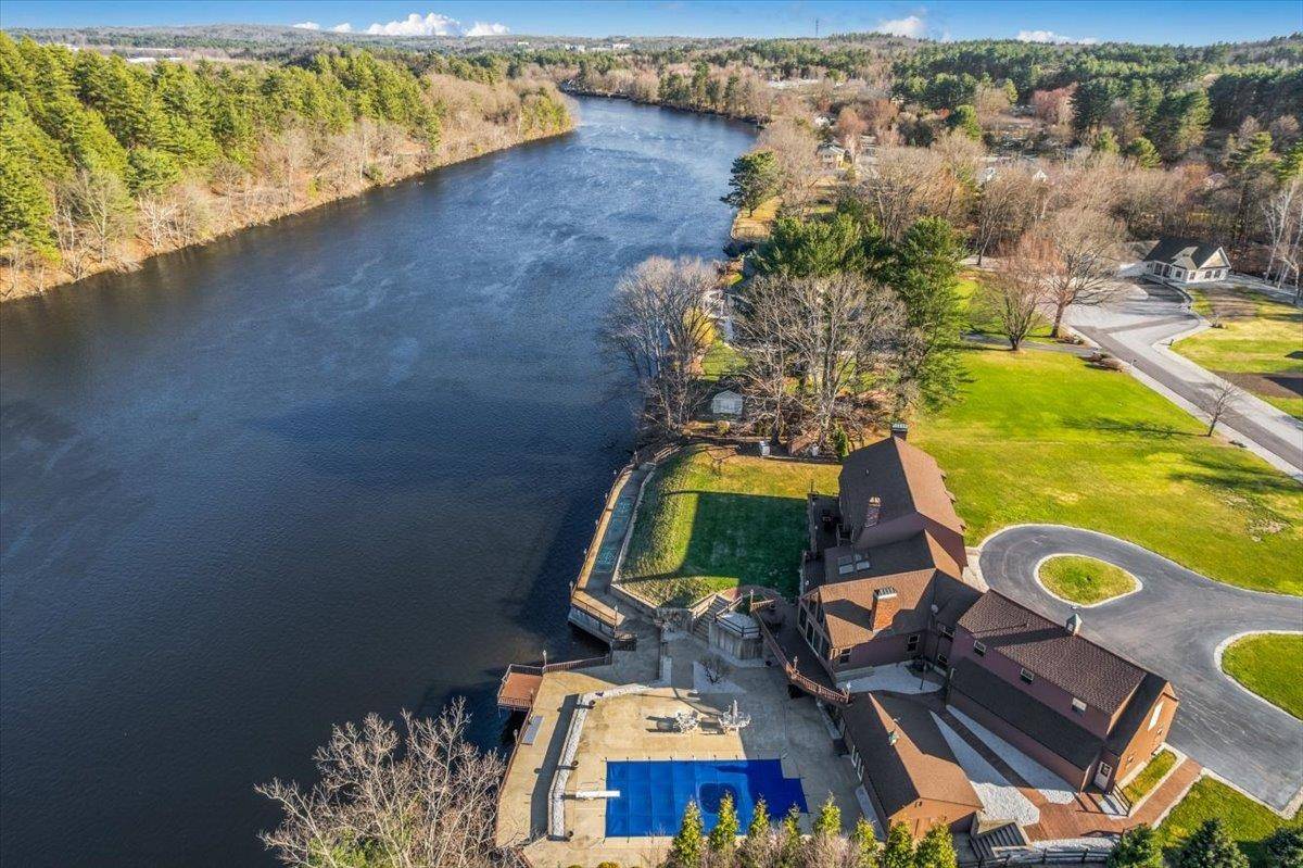 Hooksett, NH 03106,7 Meadowcrest RD