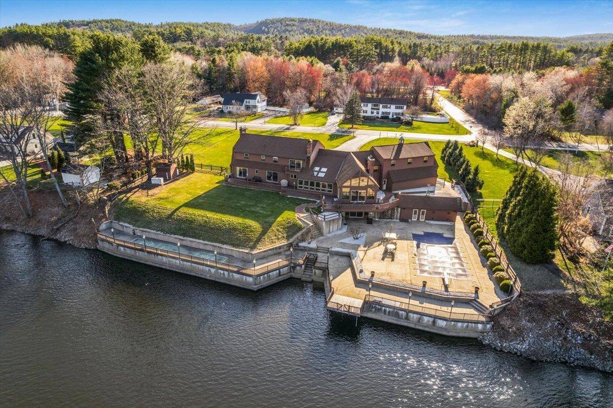 Hooksett, NH 03106,7 Meadowcrest RD