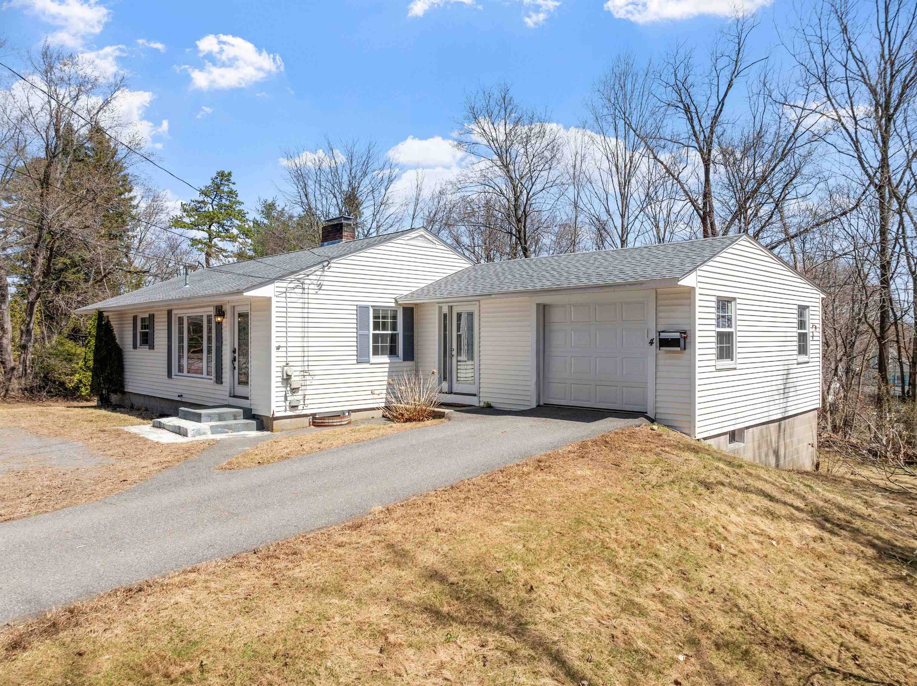 Derry, NH 03038,4 Lawrence ST