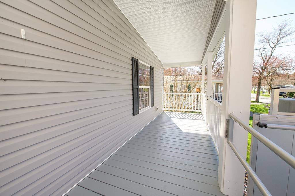 Hampstead, NH 03841,10 Meredith DR