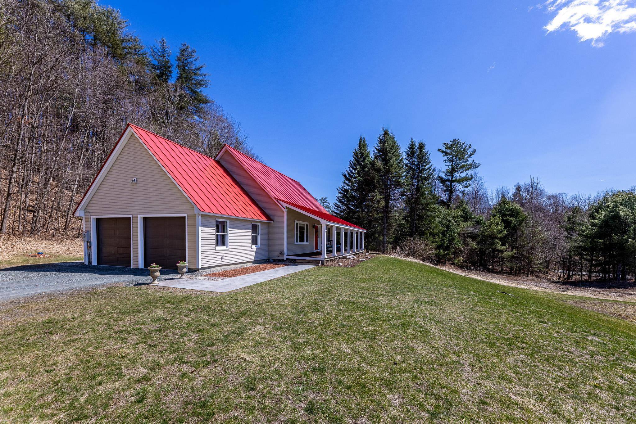 Hartford, VT 05001,299 Handy RD