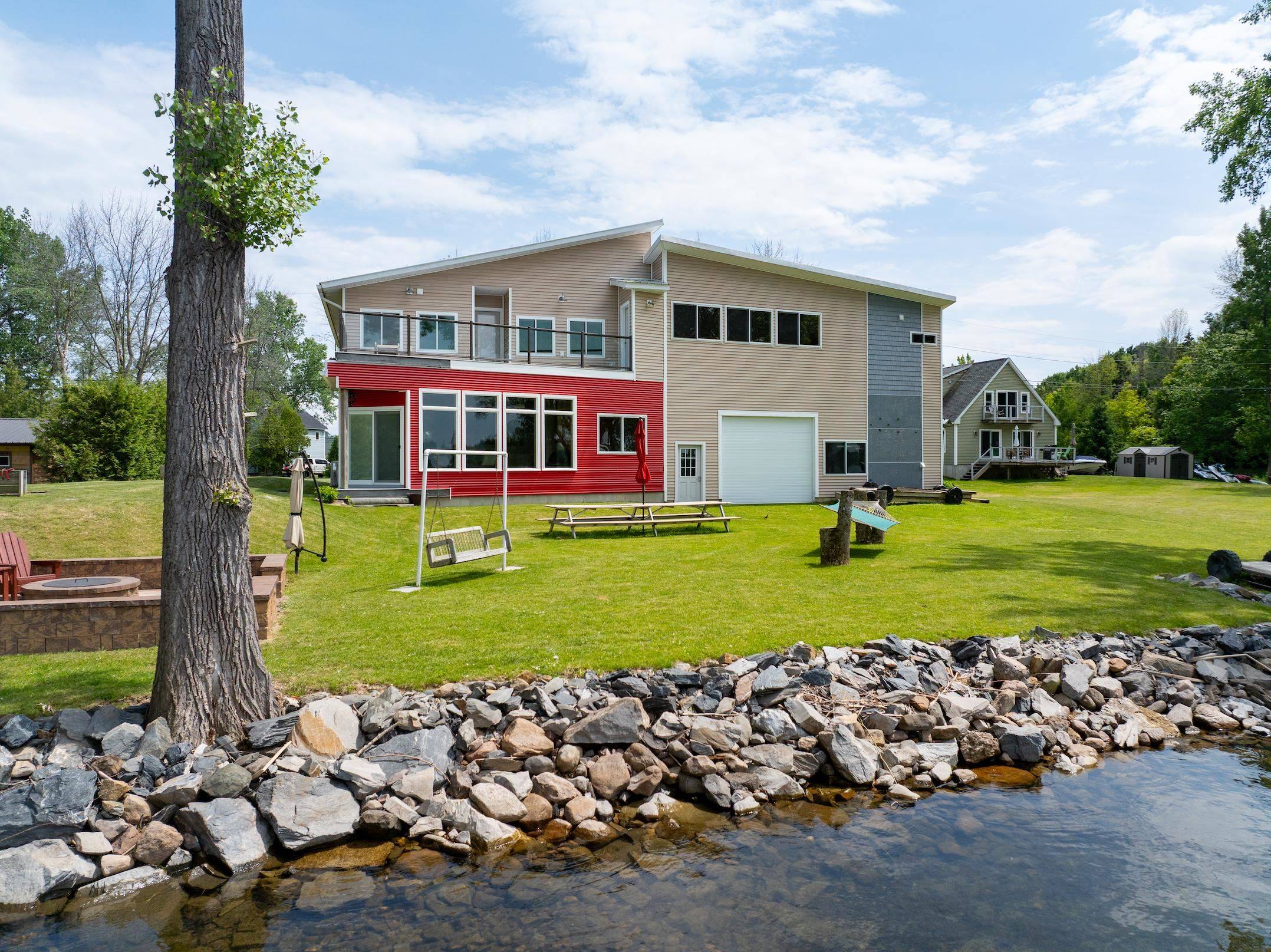 South Hero, VT 05486,99 Wally's Point RD
