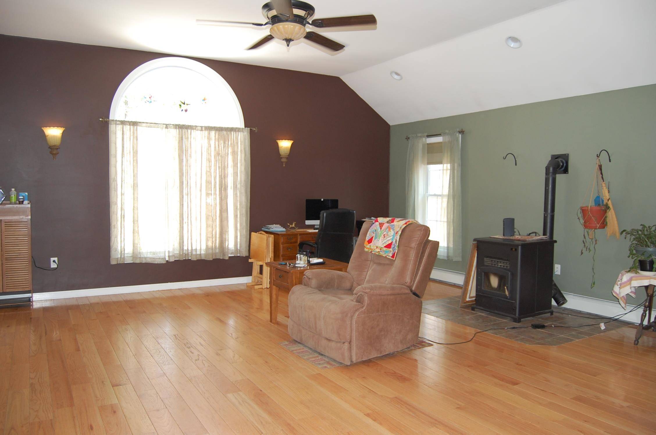 Weare, NH 03281,61 Meadow DR