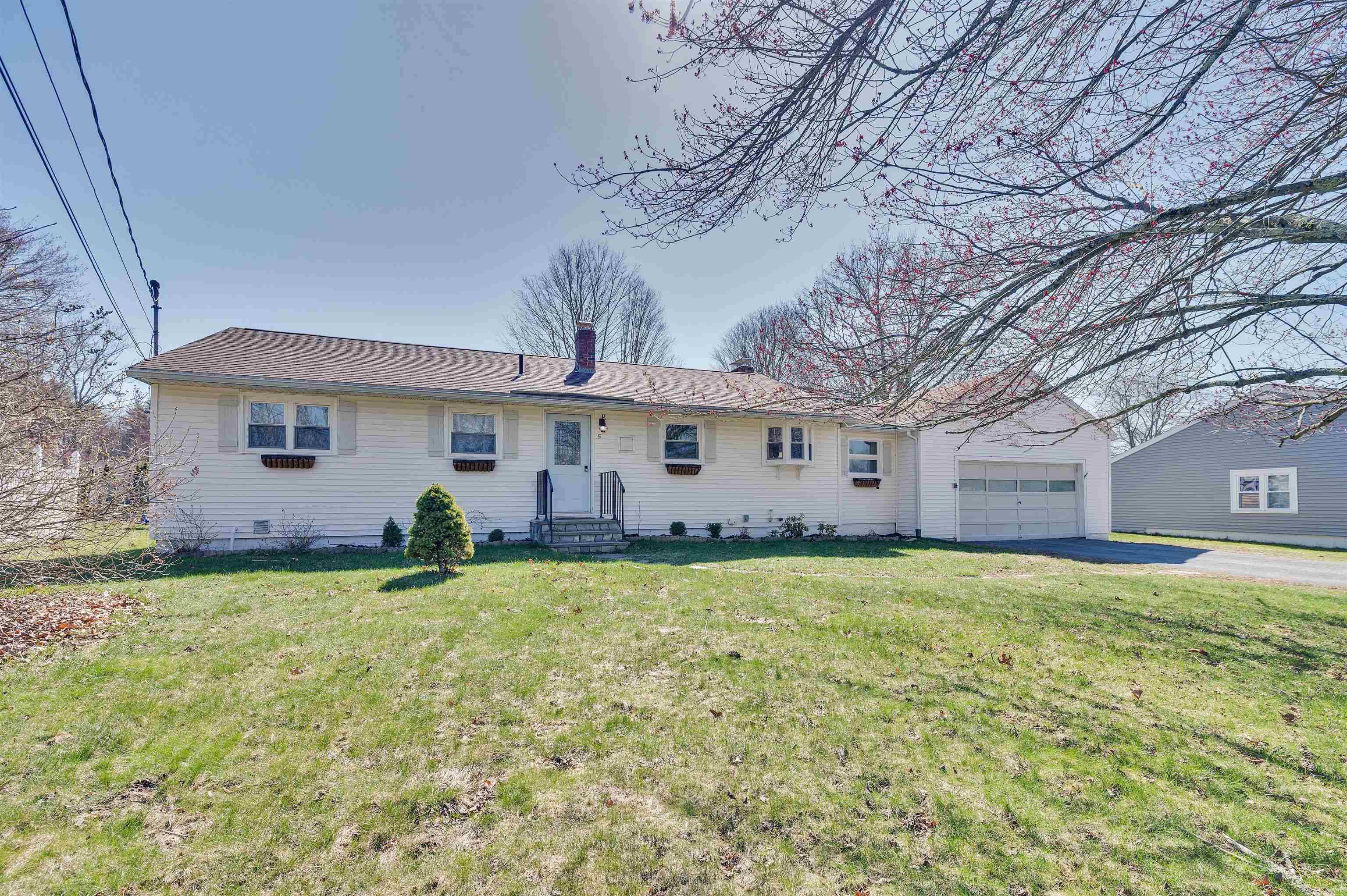 Exeter, NH 03833,5 Wayside DR