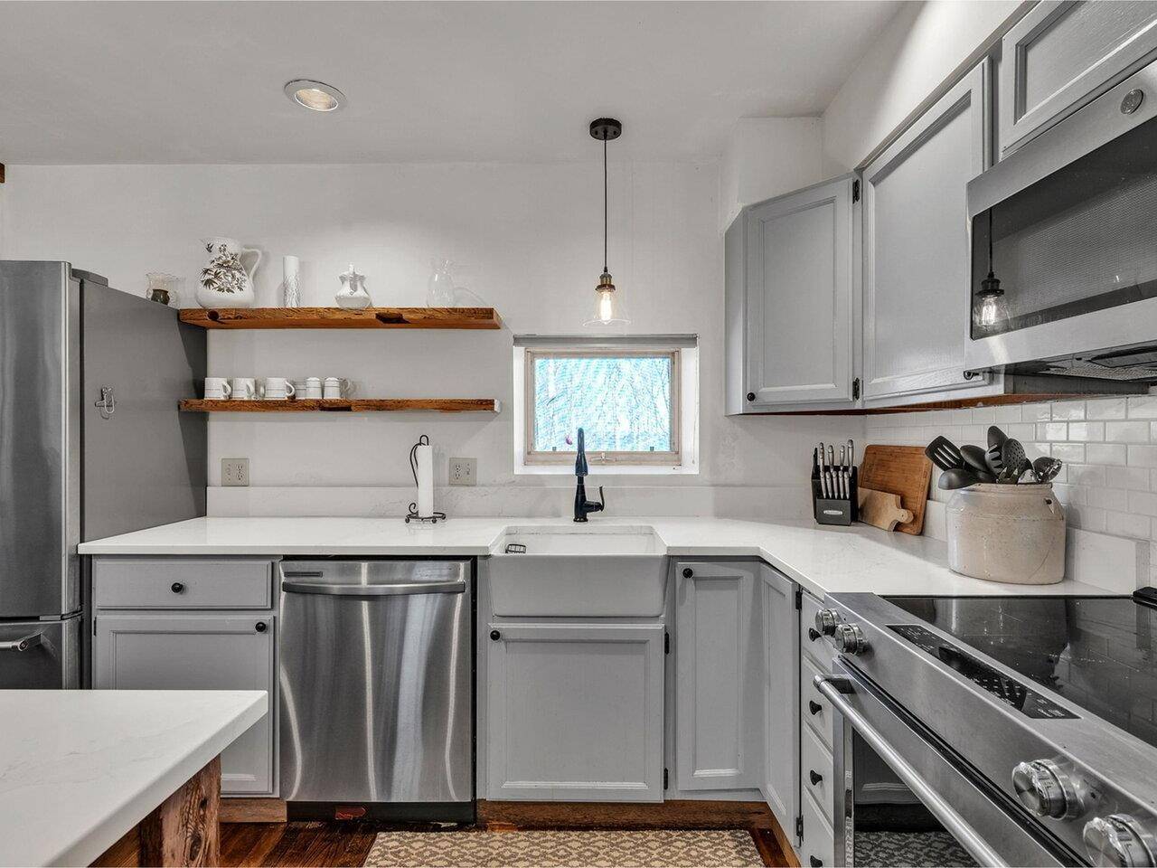 320 Main ST Isle La Motte, VT 05463