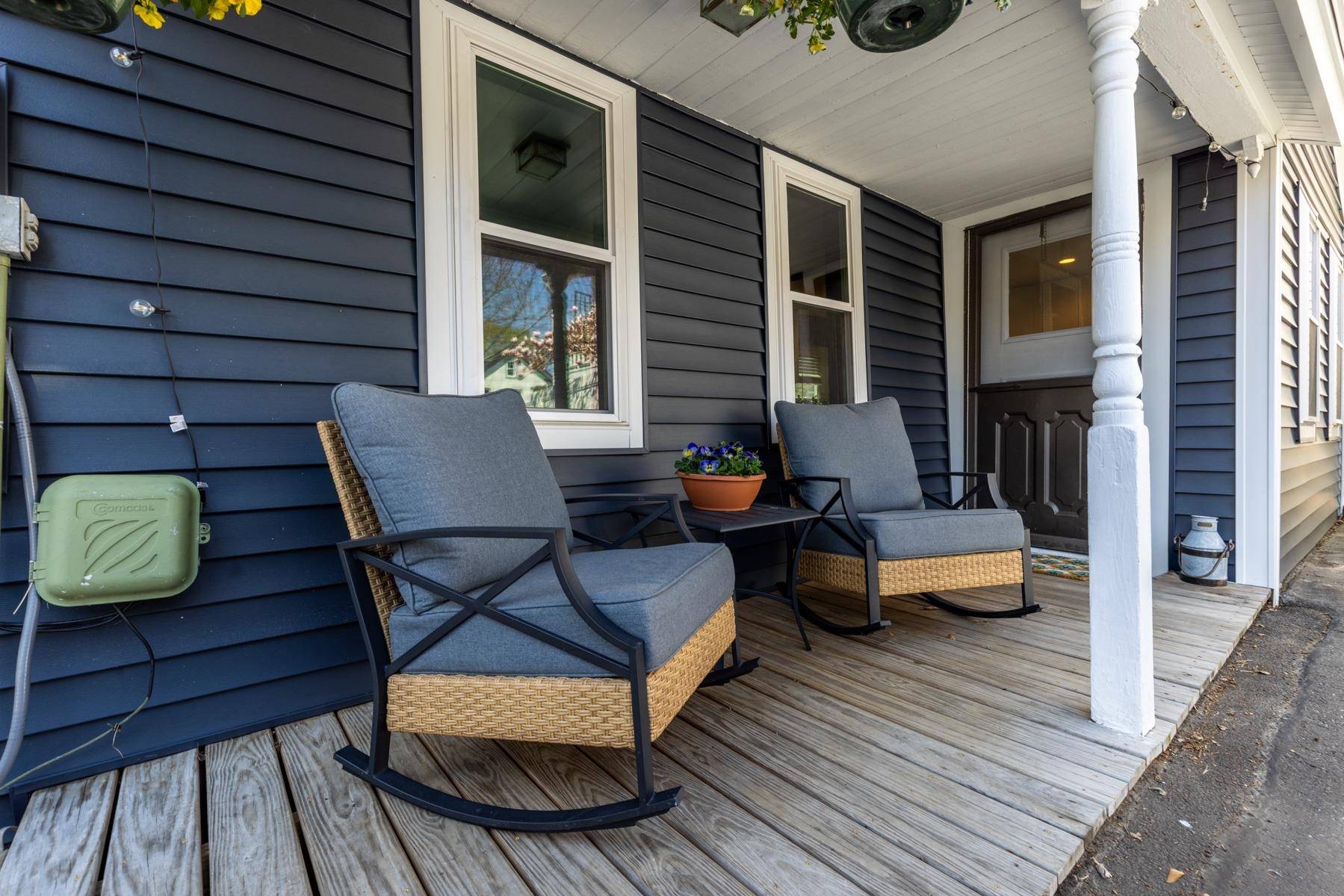 Exeter, NH 03833,12 Hall PL