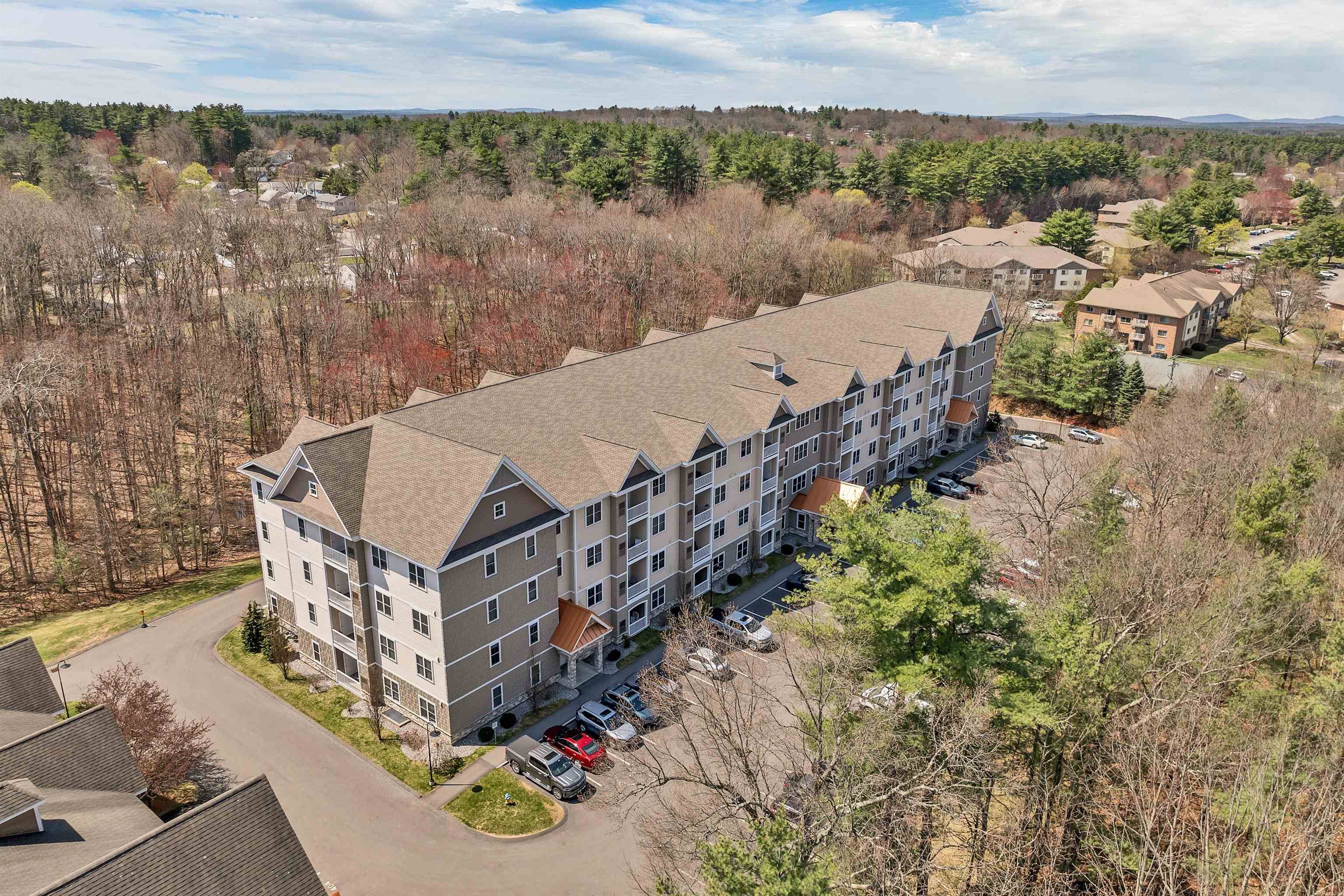 Nashua, NH 03062,2 Henry David DR #101