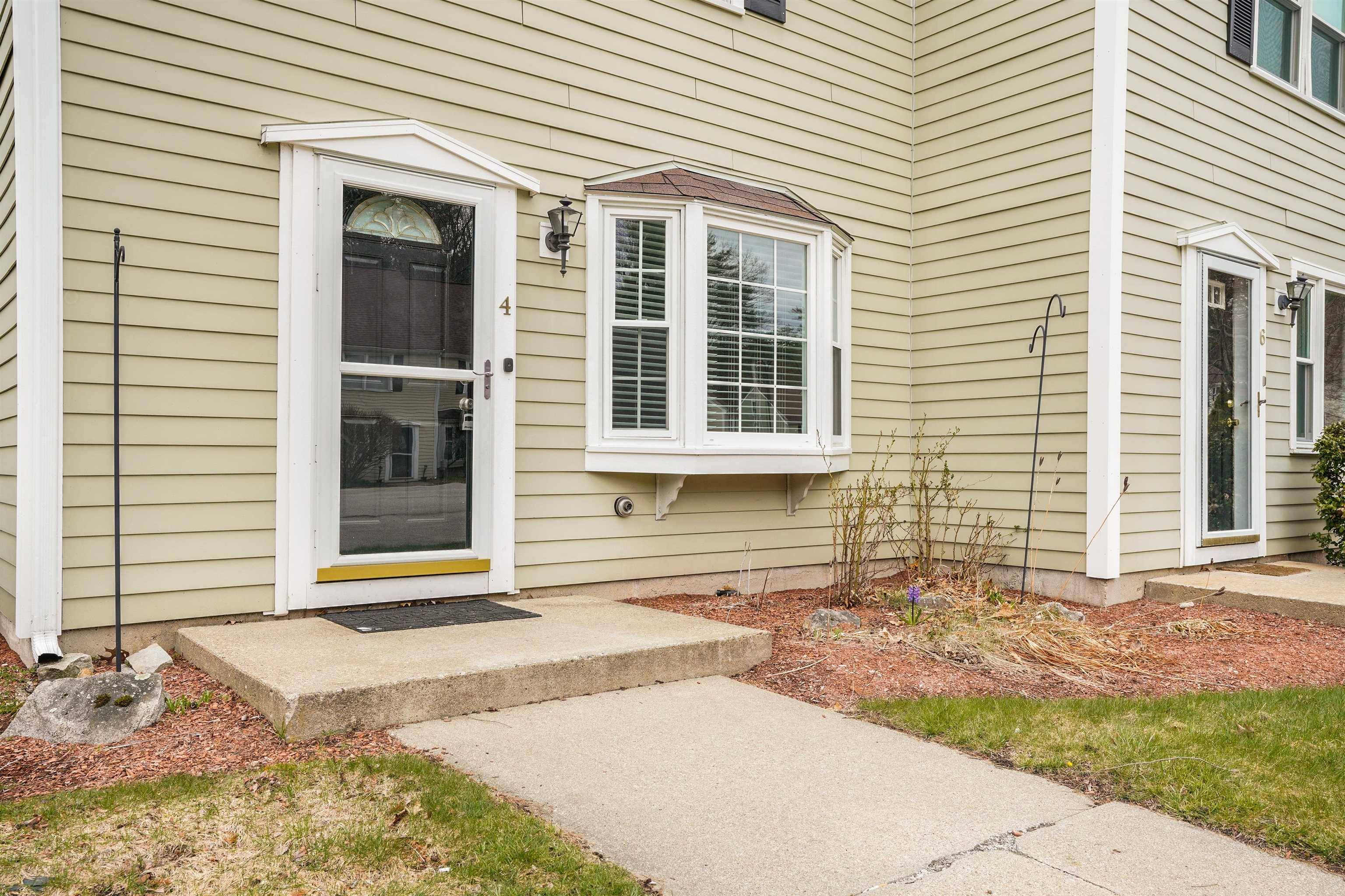Merrimack, NH 03054,4 Chestnut CIR