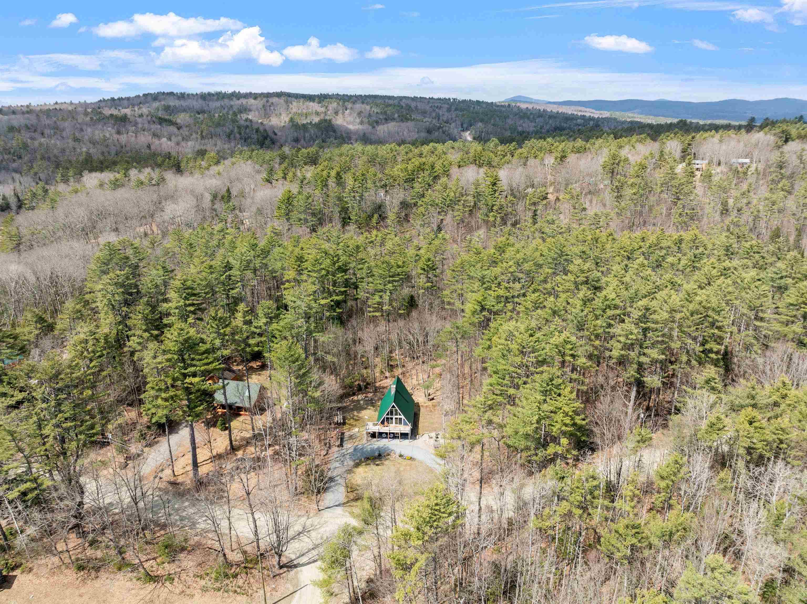 Haverhill, NH 03785,317 Valley RD