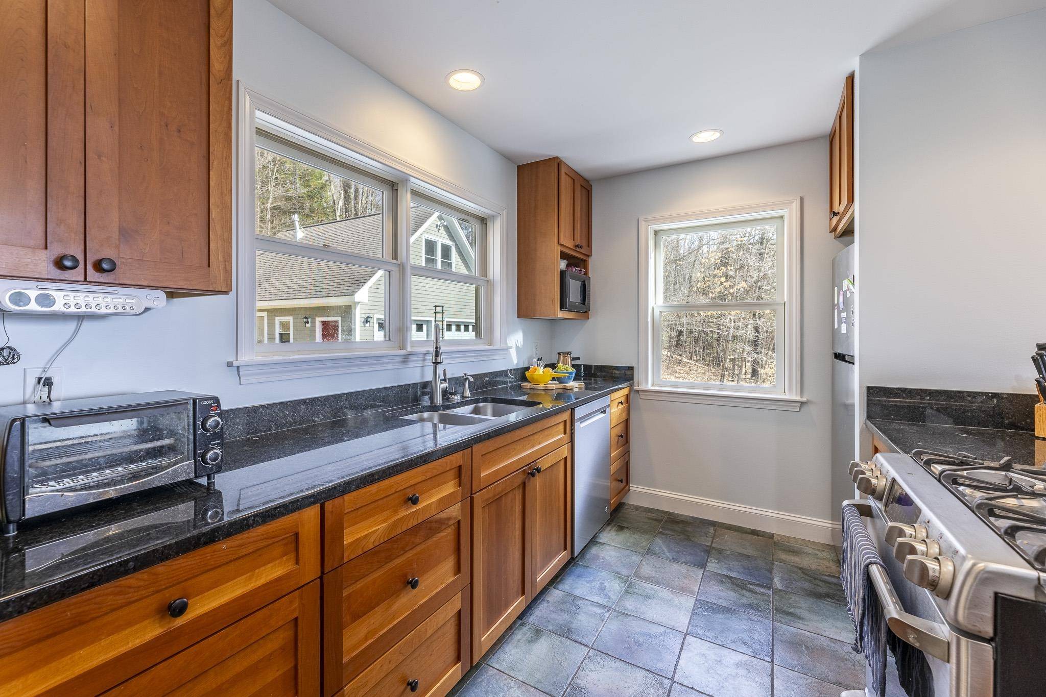 Fairlee, VT 05045,553 Bragg Hill RD